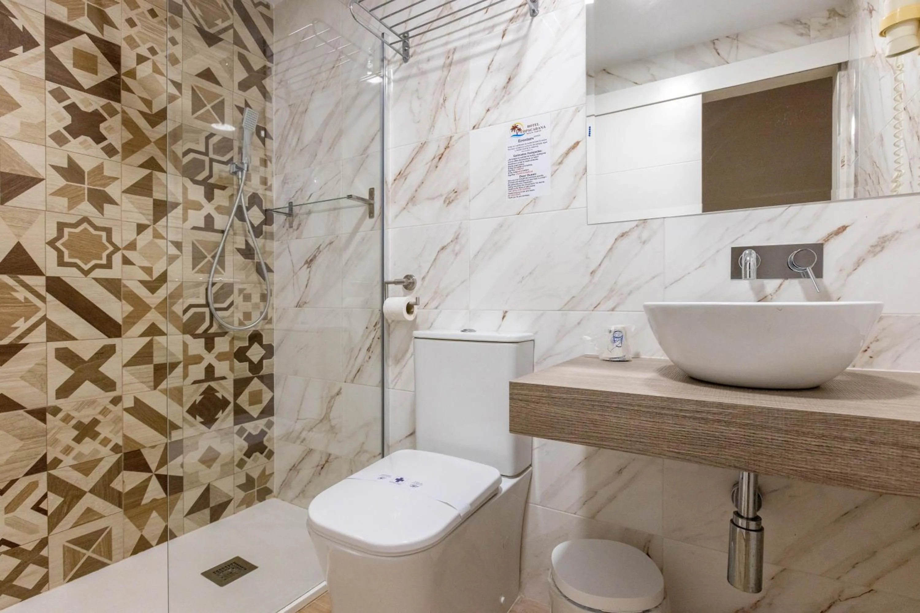 Bathroom in Hotel Copacabana Tarifa Beach