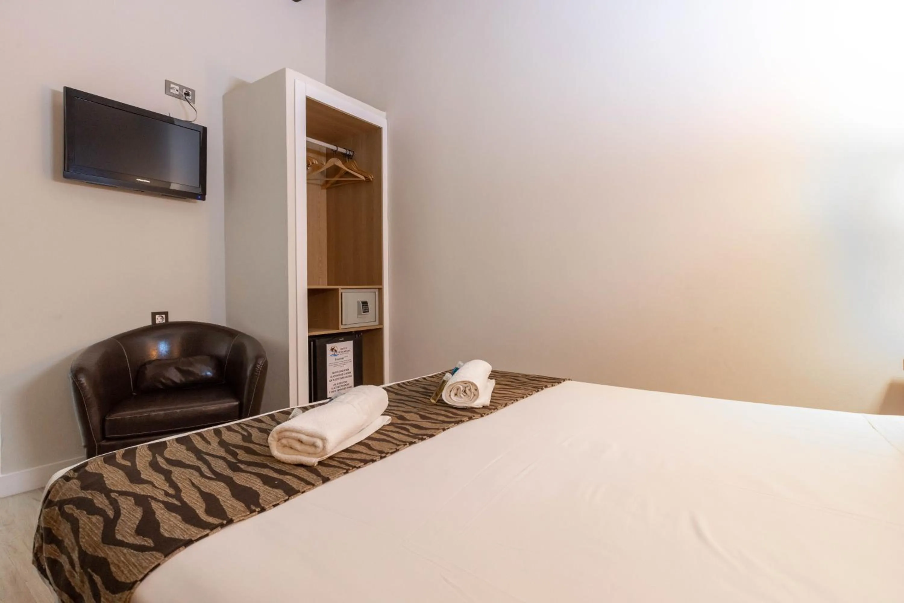 Bed in Hotel Copacabana Tarifa Beach