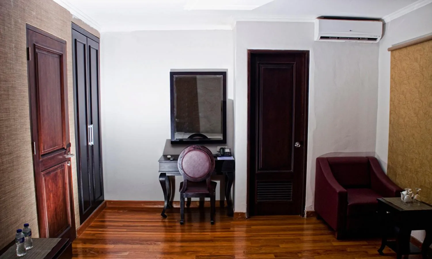 Photo of the whole room in P Hotel