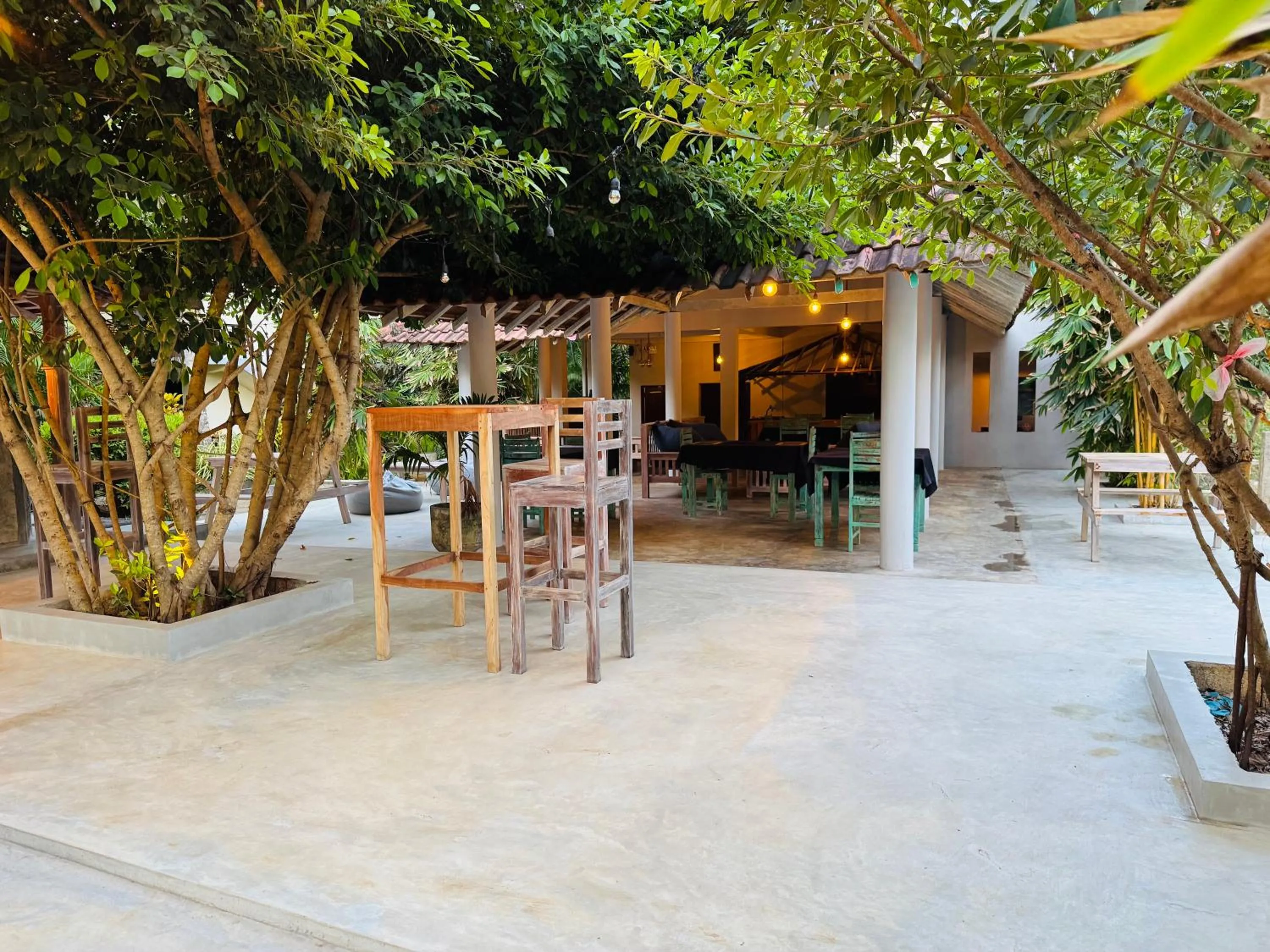 Restaurant/places to eat in Green turtle