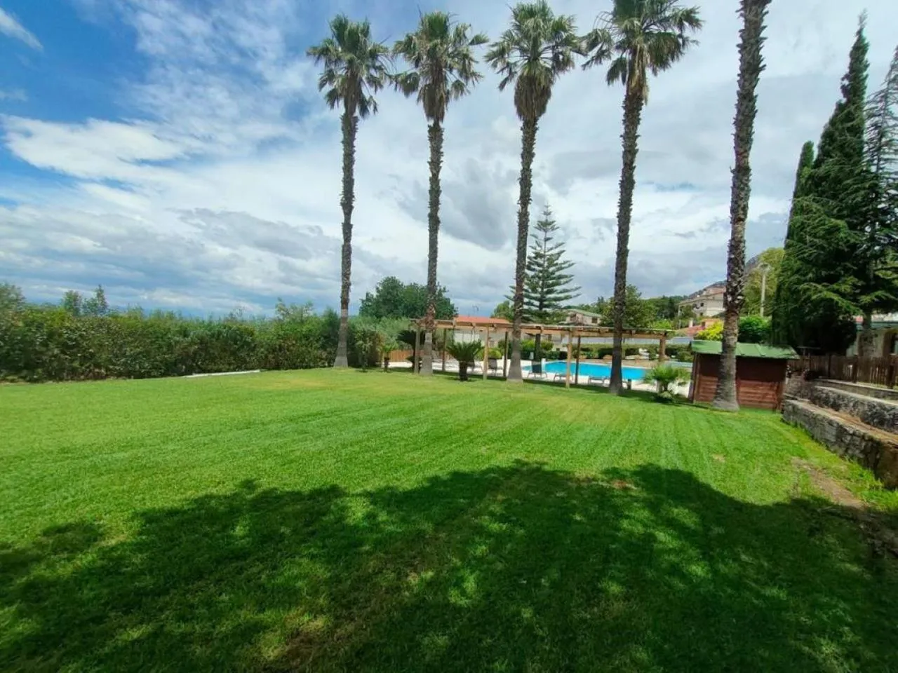 Garden in Residenza Giancesare Family Apartments