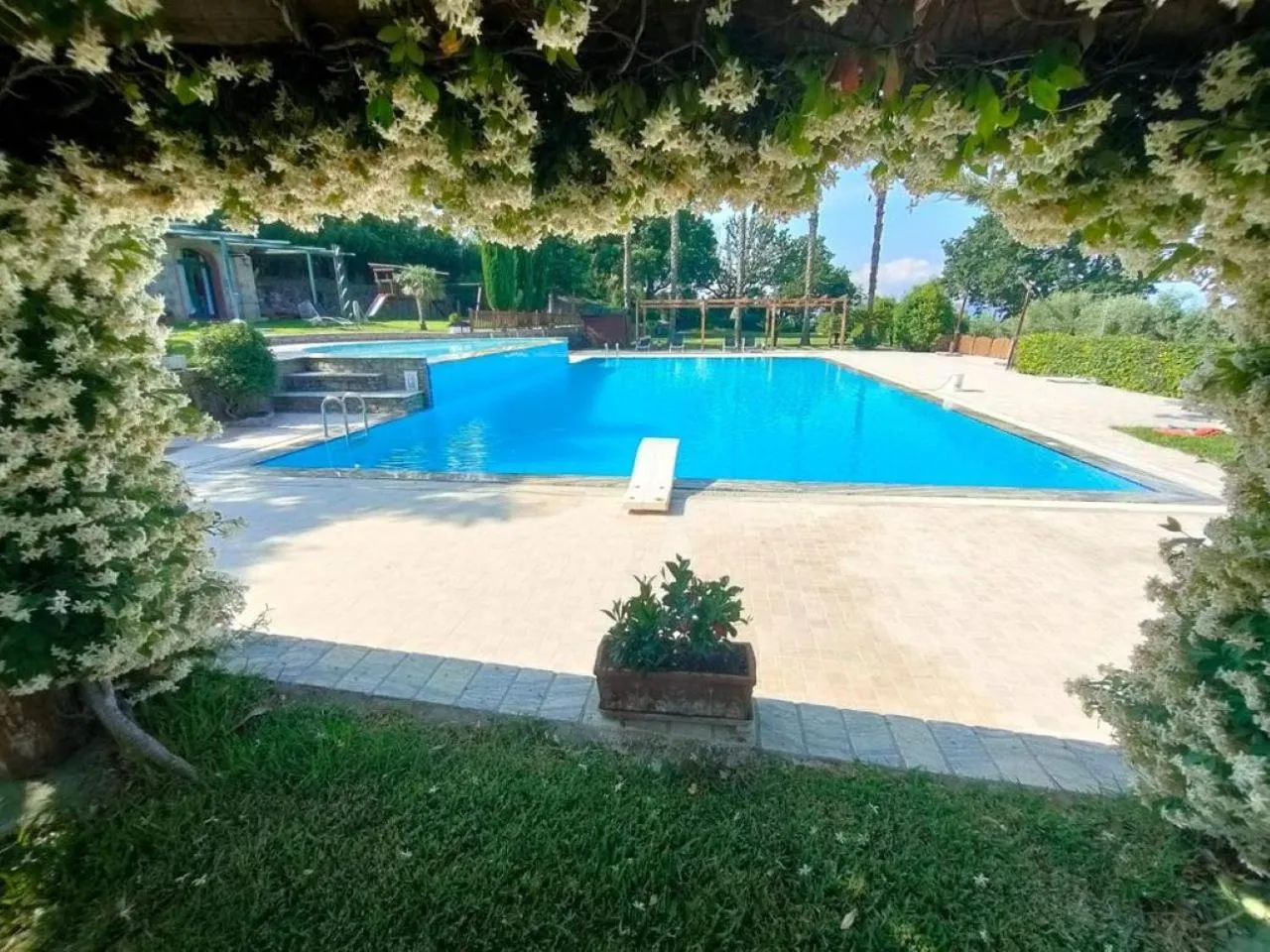 Swimming pool in Residenza Giancesare Family Apartments