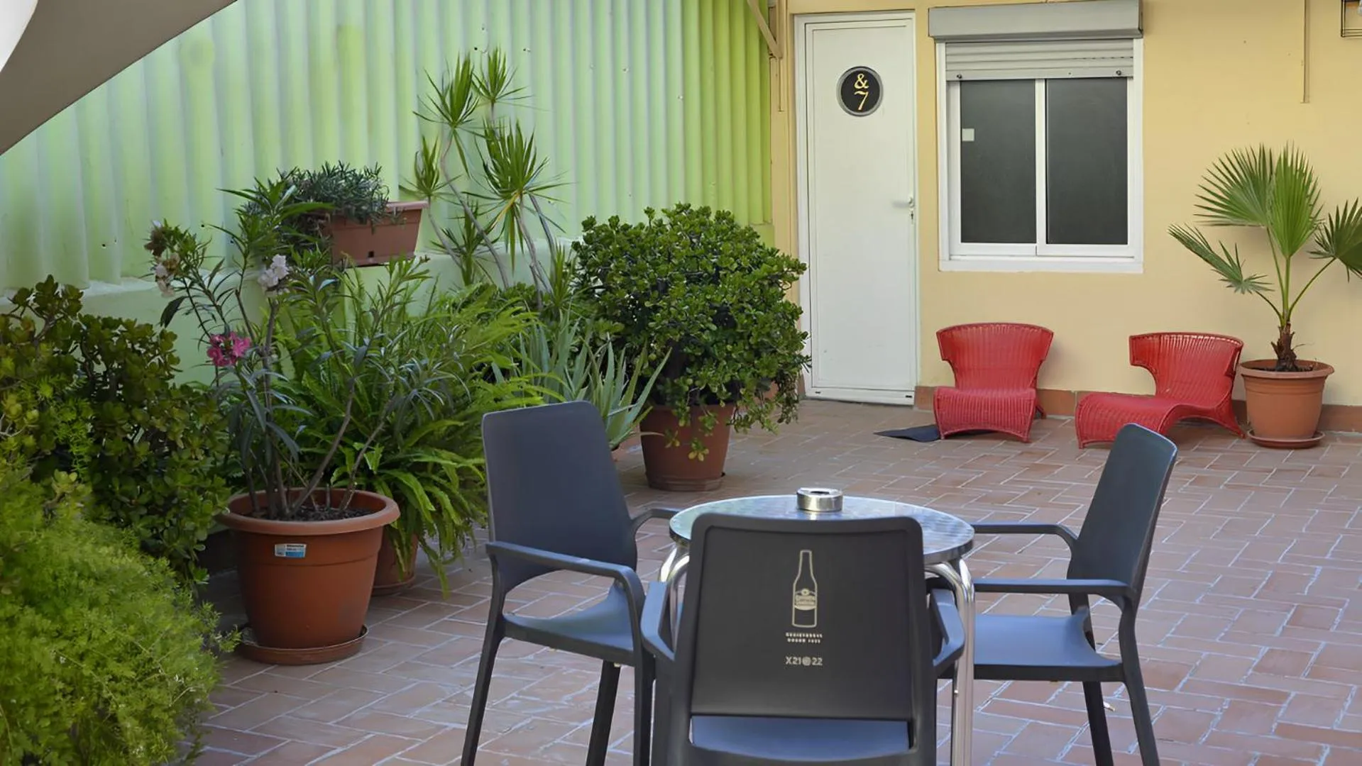 Area and facilities in Paraiso Hostel