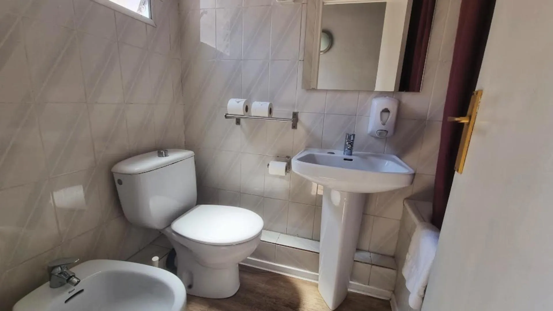 Bathroom in Paraiso Hostel