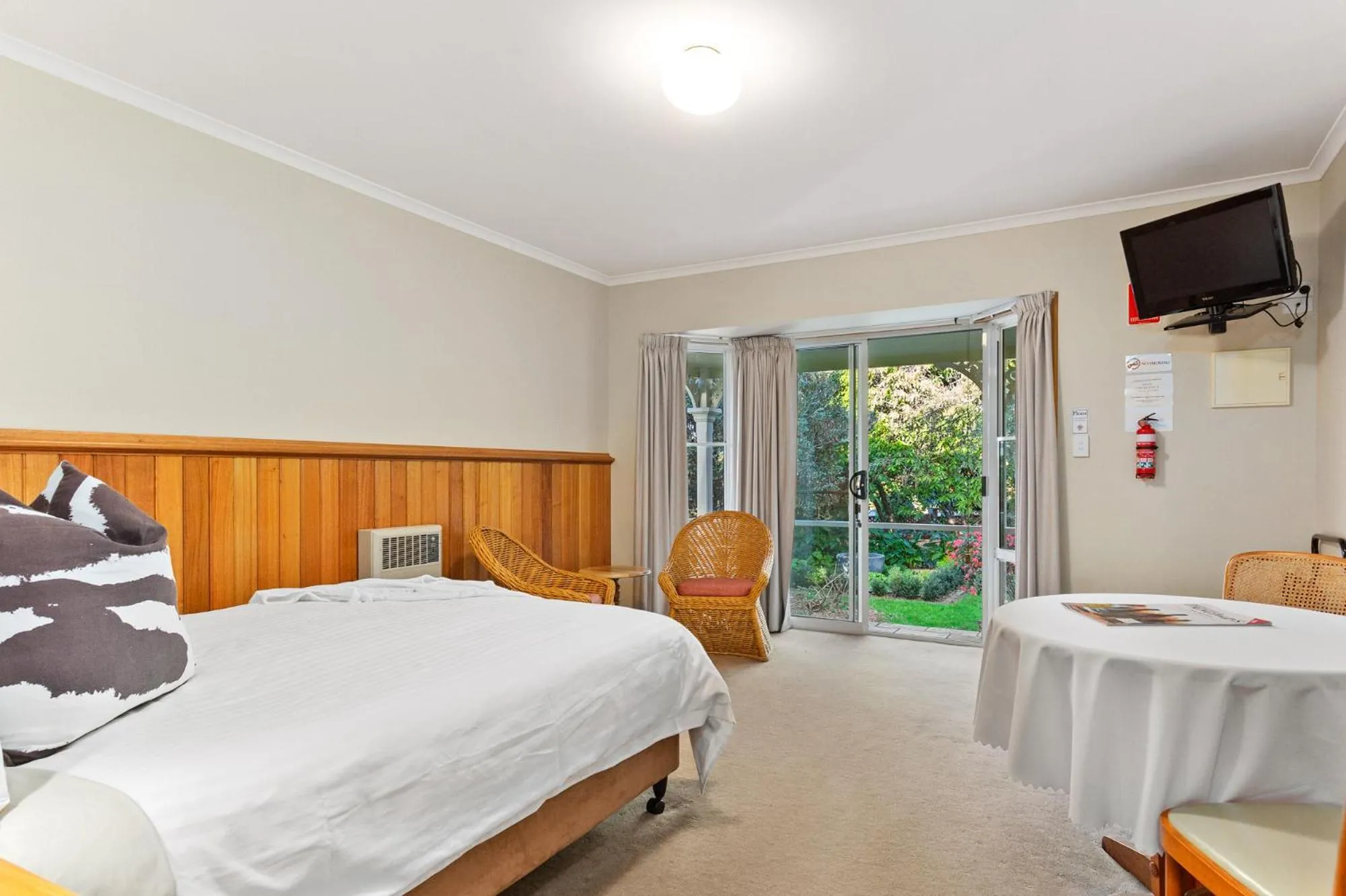 Photo of the whole room in Anabel's of Scottsdale