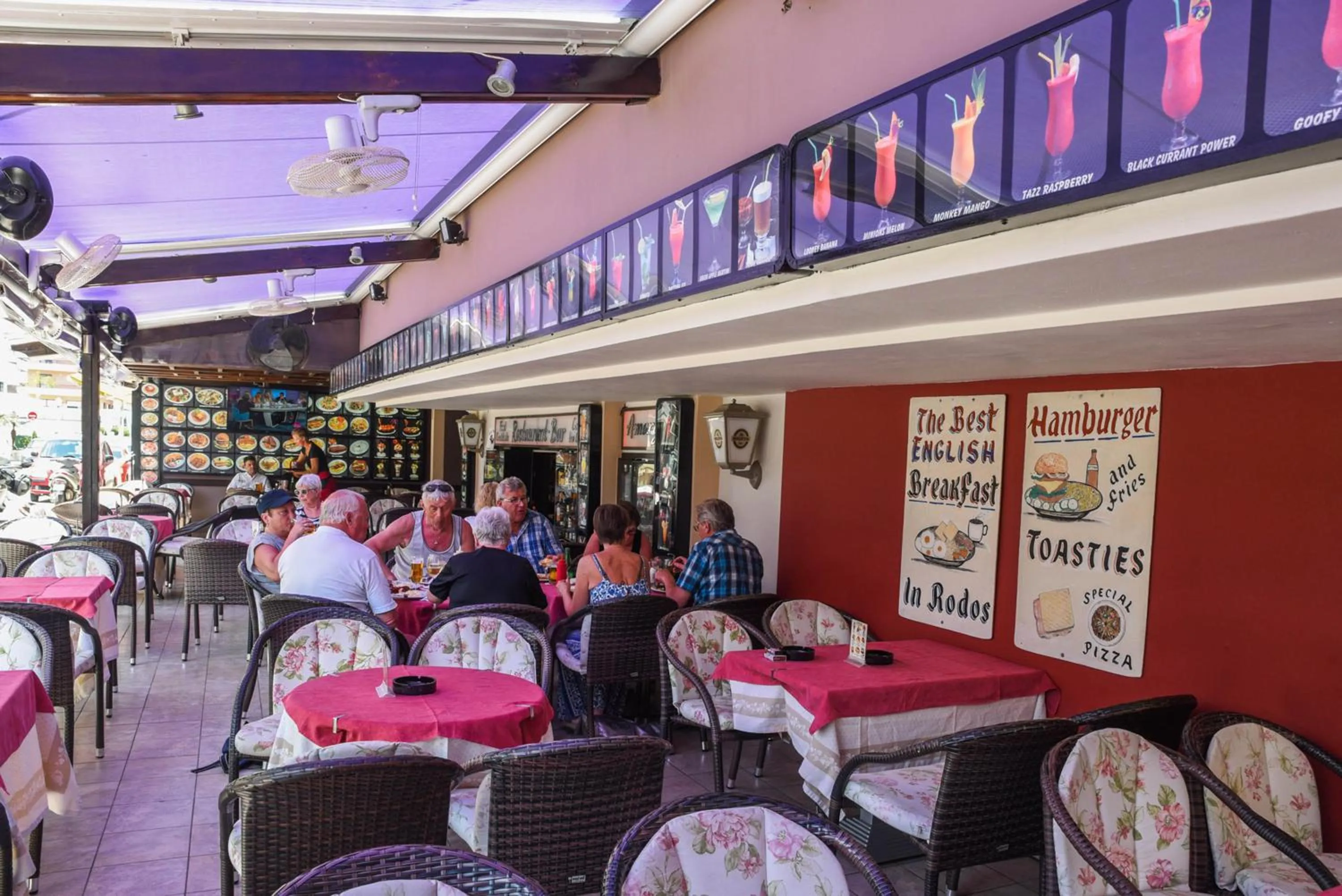 Restaurant/places to eat in Amaryllis Hotel