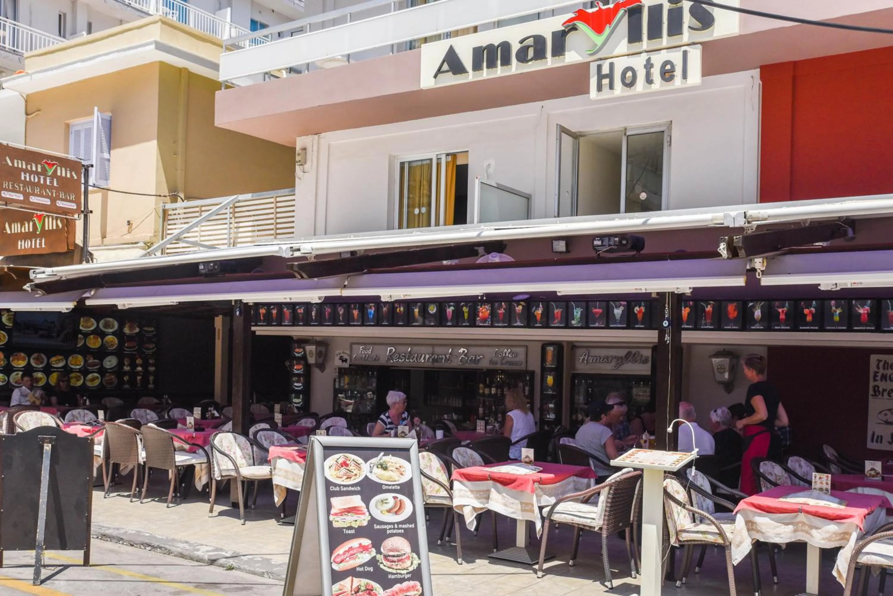 Restaurant/Places to Eat in Amaryllis Hotel