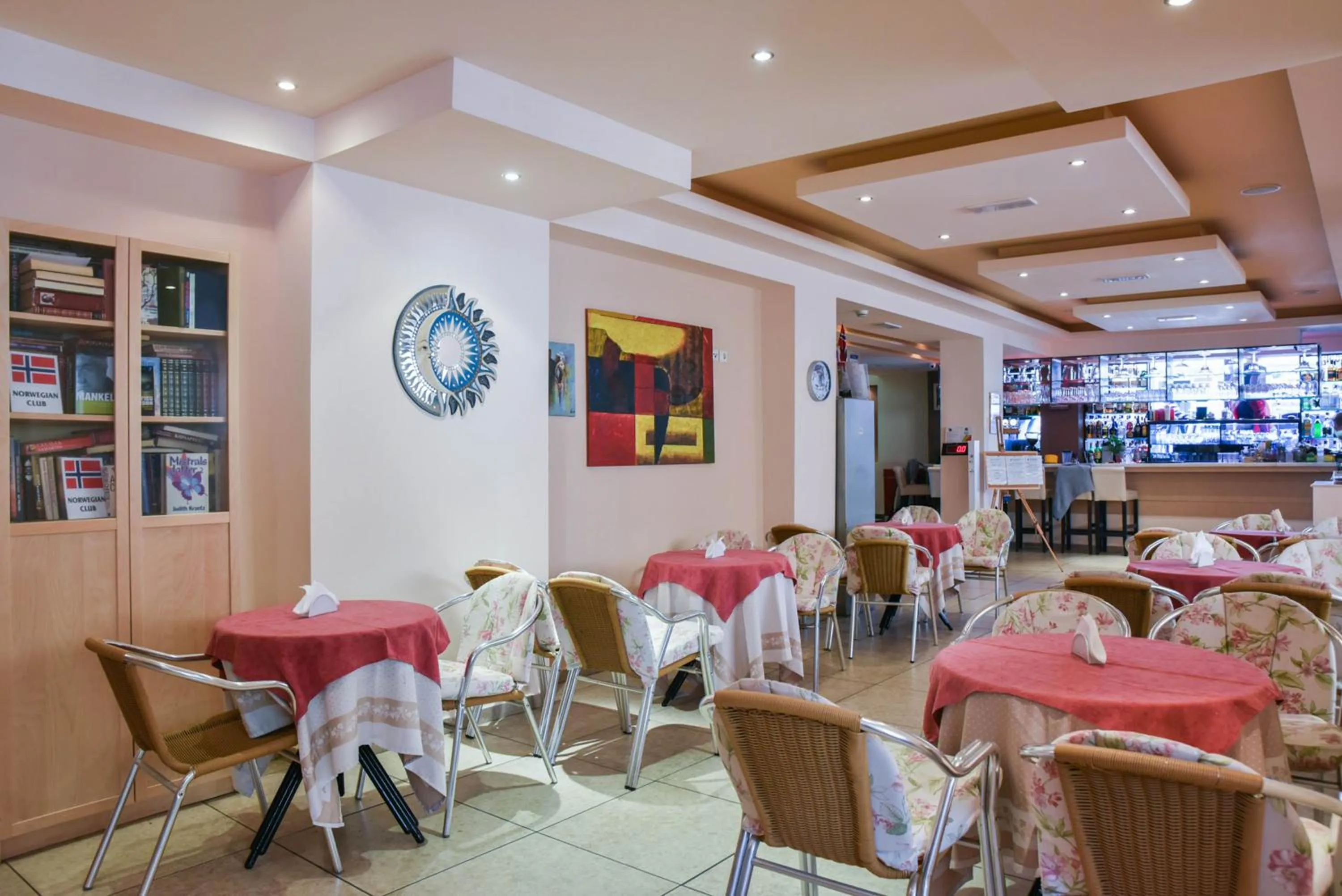 Restaurant/Places to Eat in Amaryllis Hotel