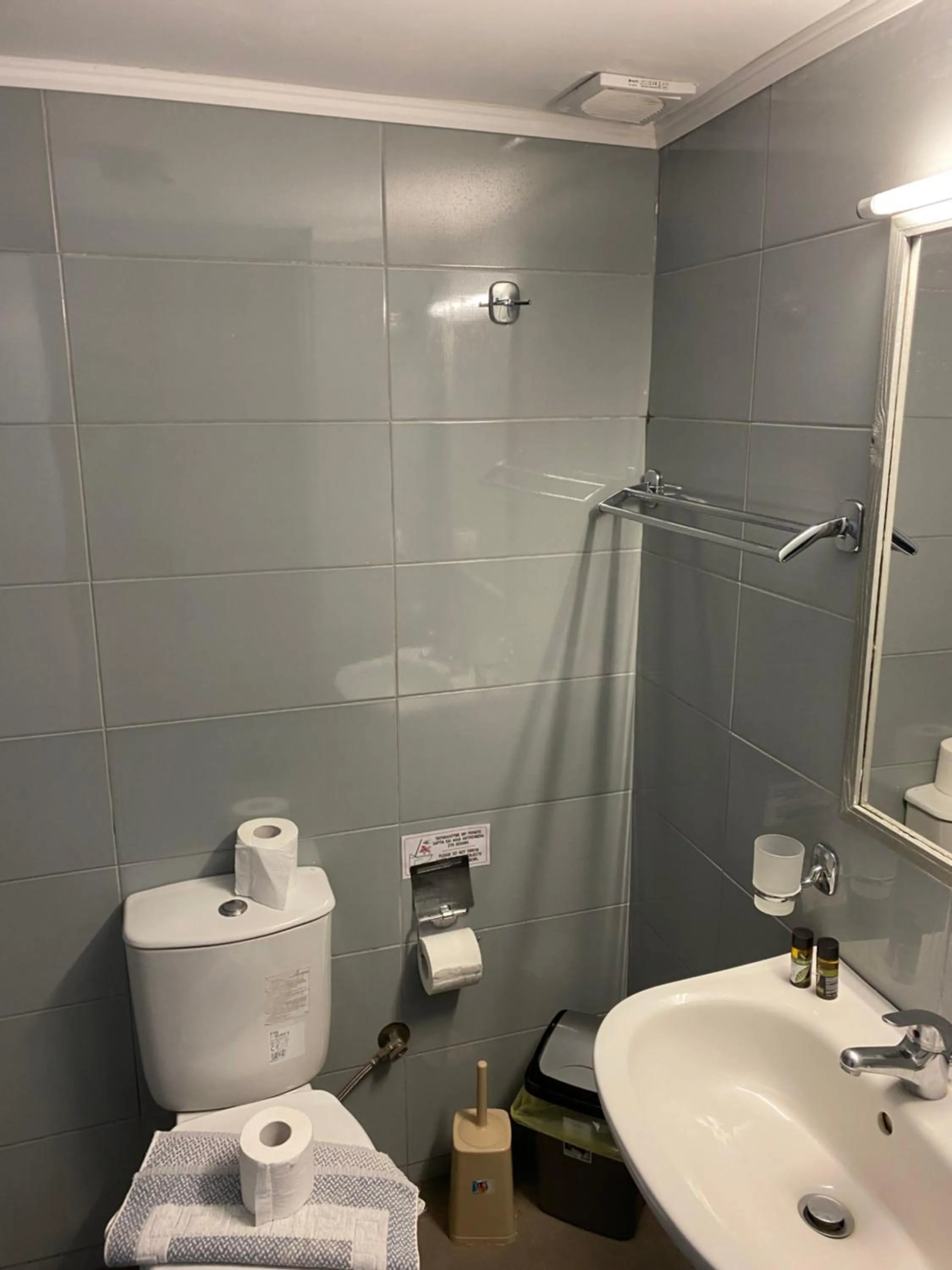 Bathroom in Amaryllis Hotel