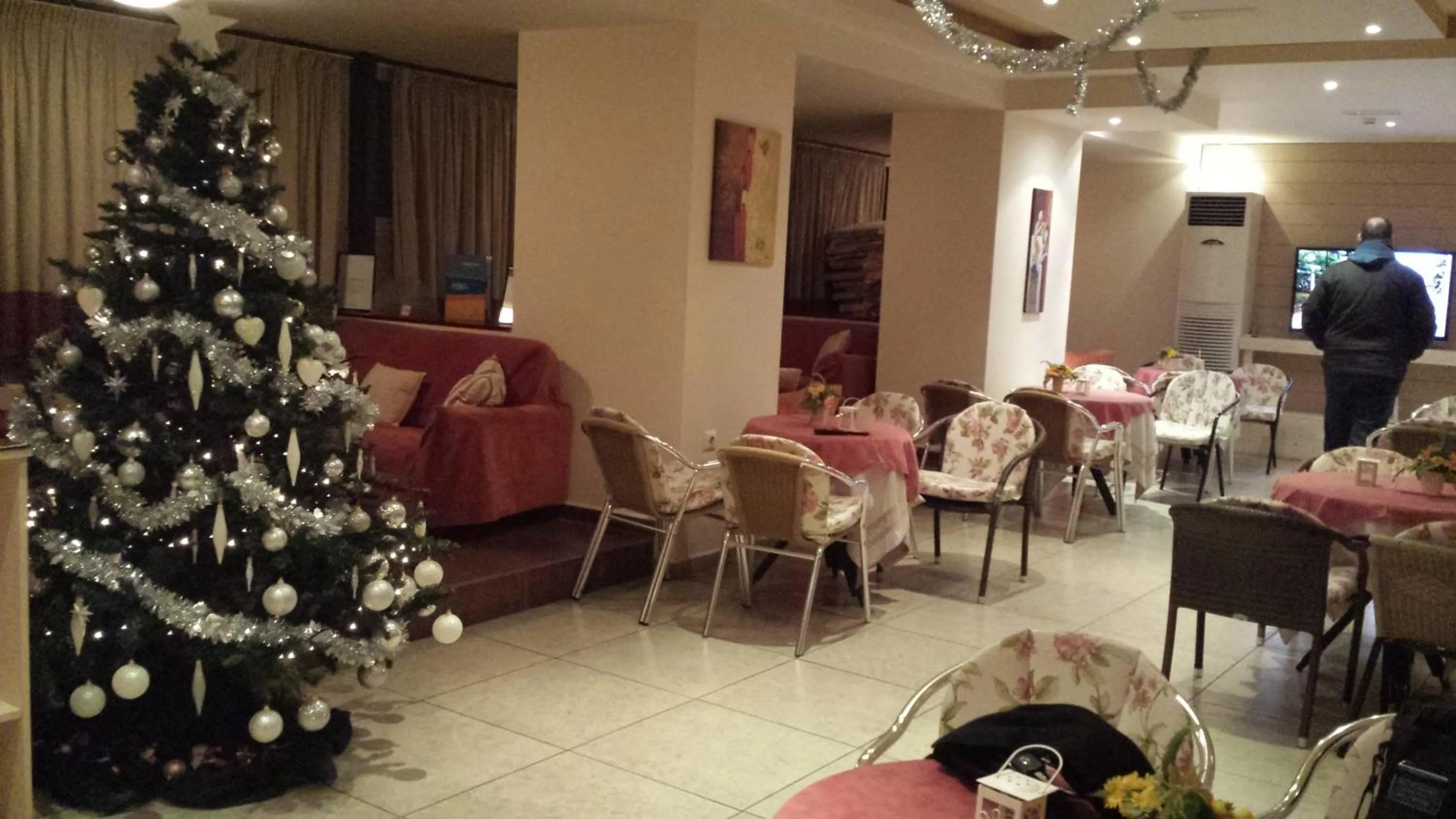 Restaurant/Places to Eat in Amaryllis Hotel