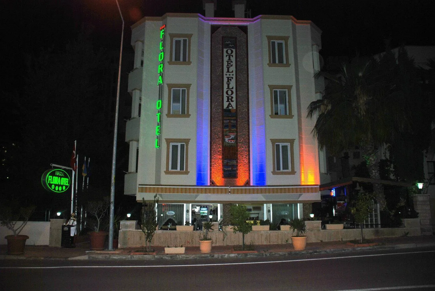 Facade/entrance in Nasa Flora Hotel