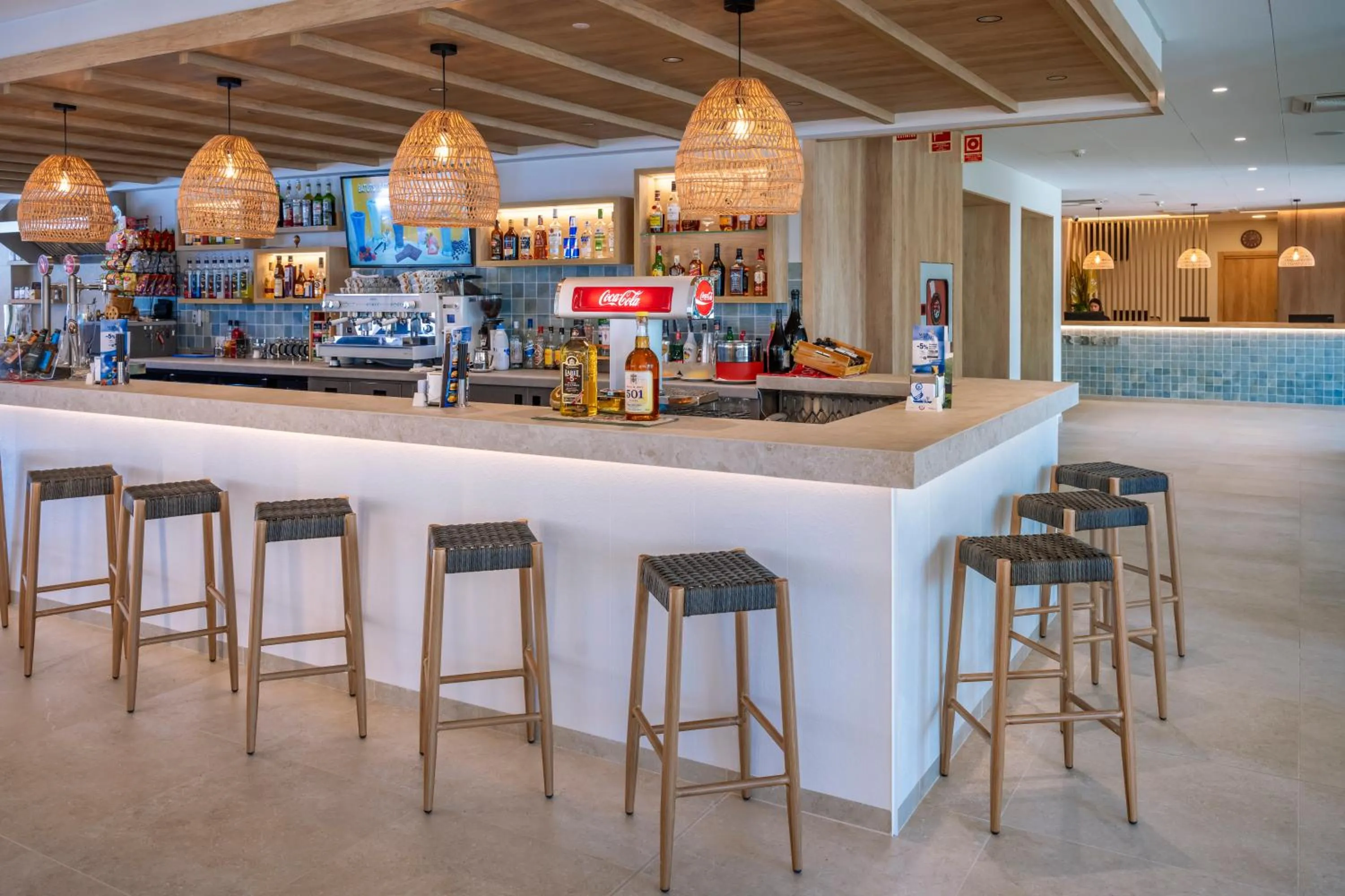 Lounge or bar in Hotel Mar Blau