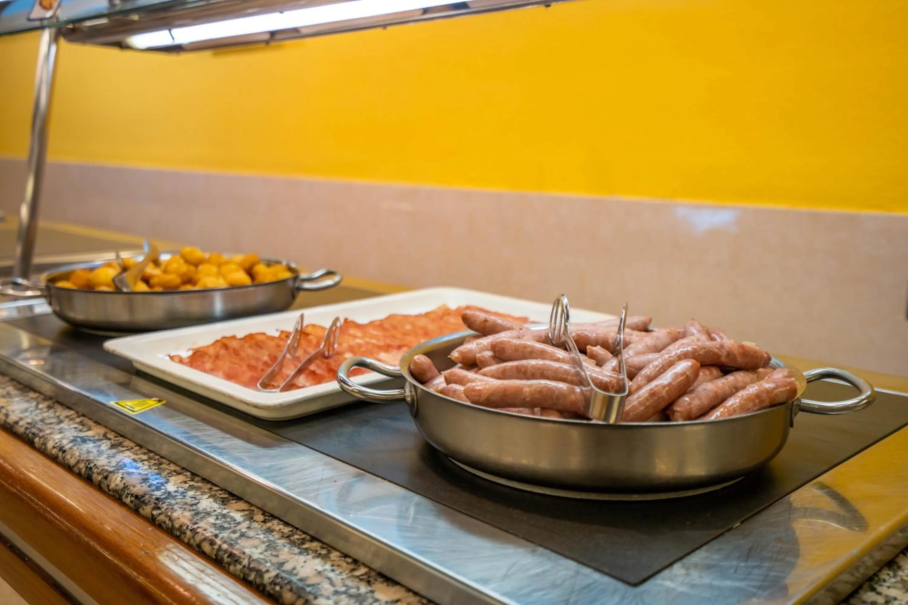 Restaurant/places to eat in Hotel Mar Blau