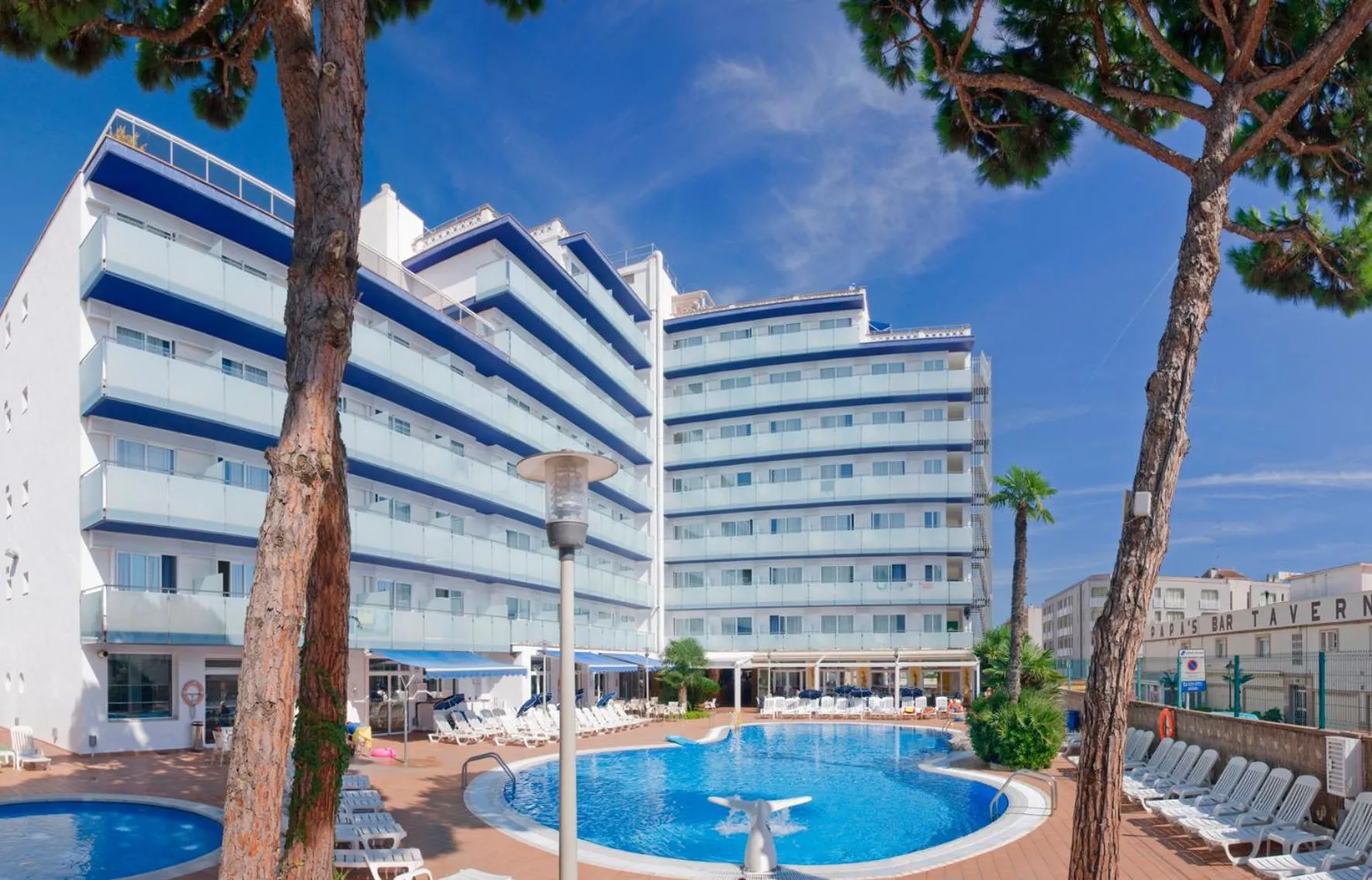 Property building in Hotel Mar Blau