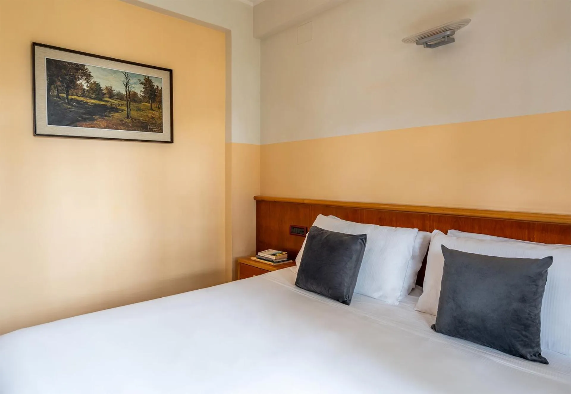 Bed in Cipriani Park Hotel