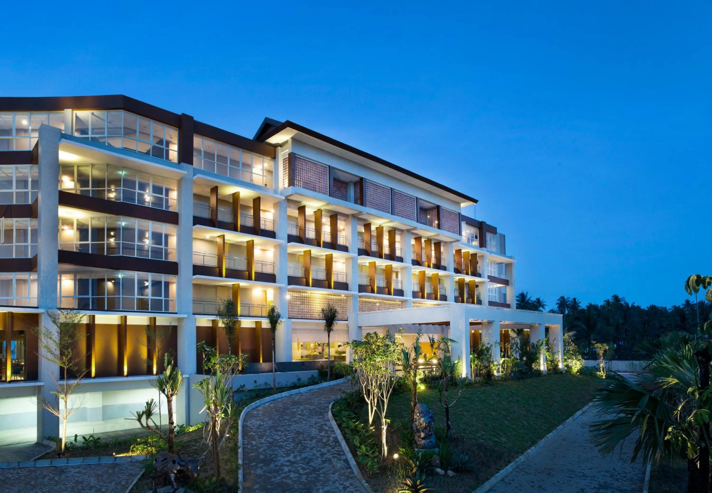 Facade/entrance in Hotel Santika Premiere Beach Resort Belitung