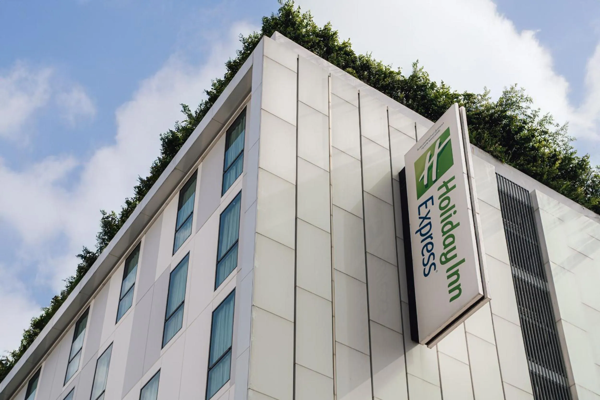 Property building in Holiday Inn Express Bangkok Soi Soonvijai by IHG