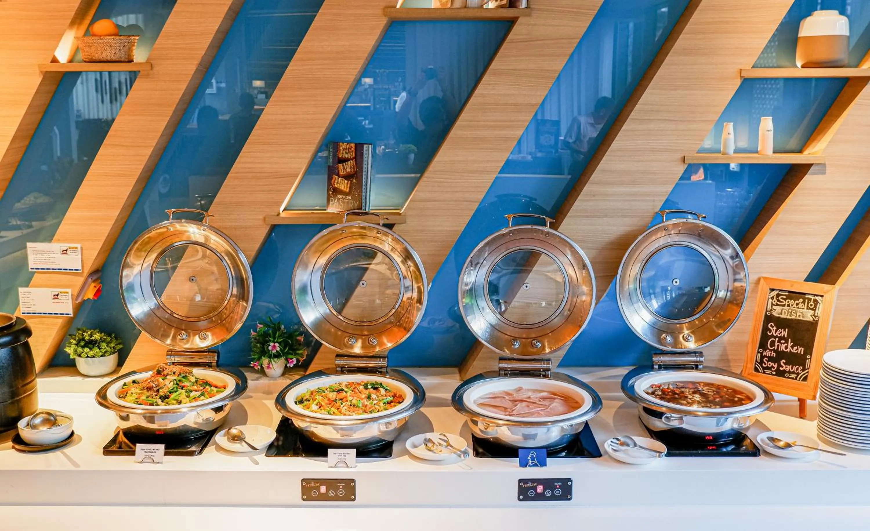 Buffet breakfast in Holiday Inn Express Bangkok Soi Soonvijai by IHG