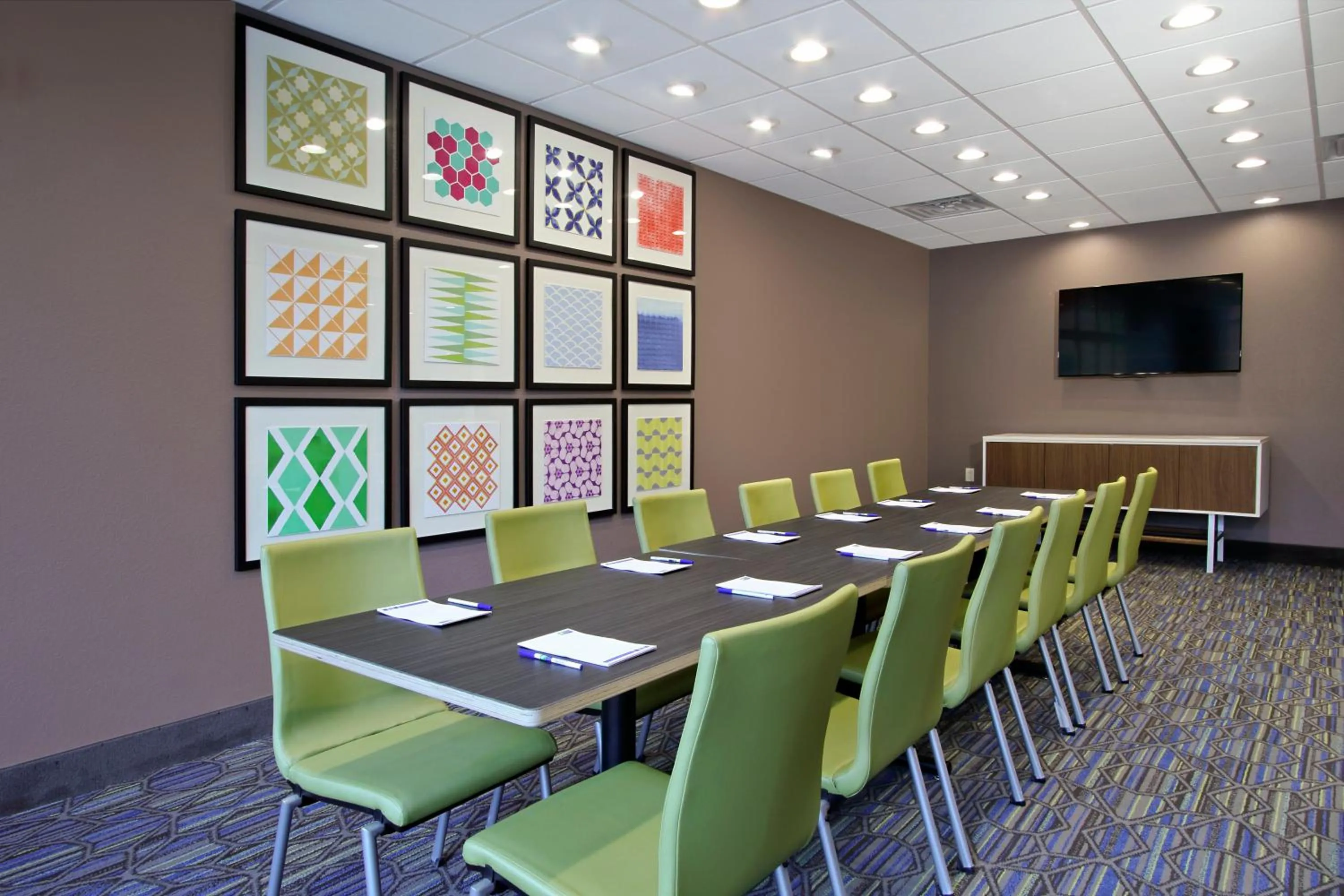 Meeting/conference room in Holiday Inn Express & Suites Columbus North by IHG