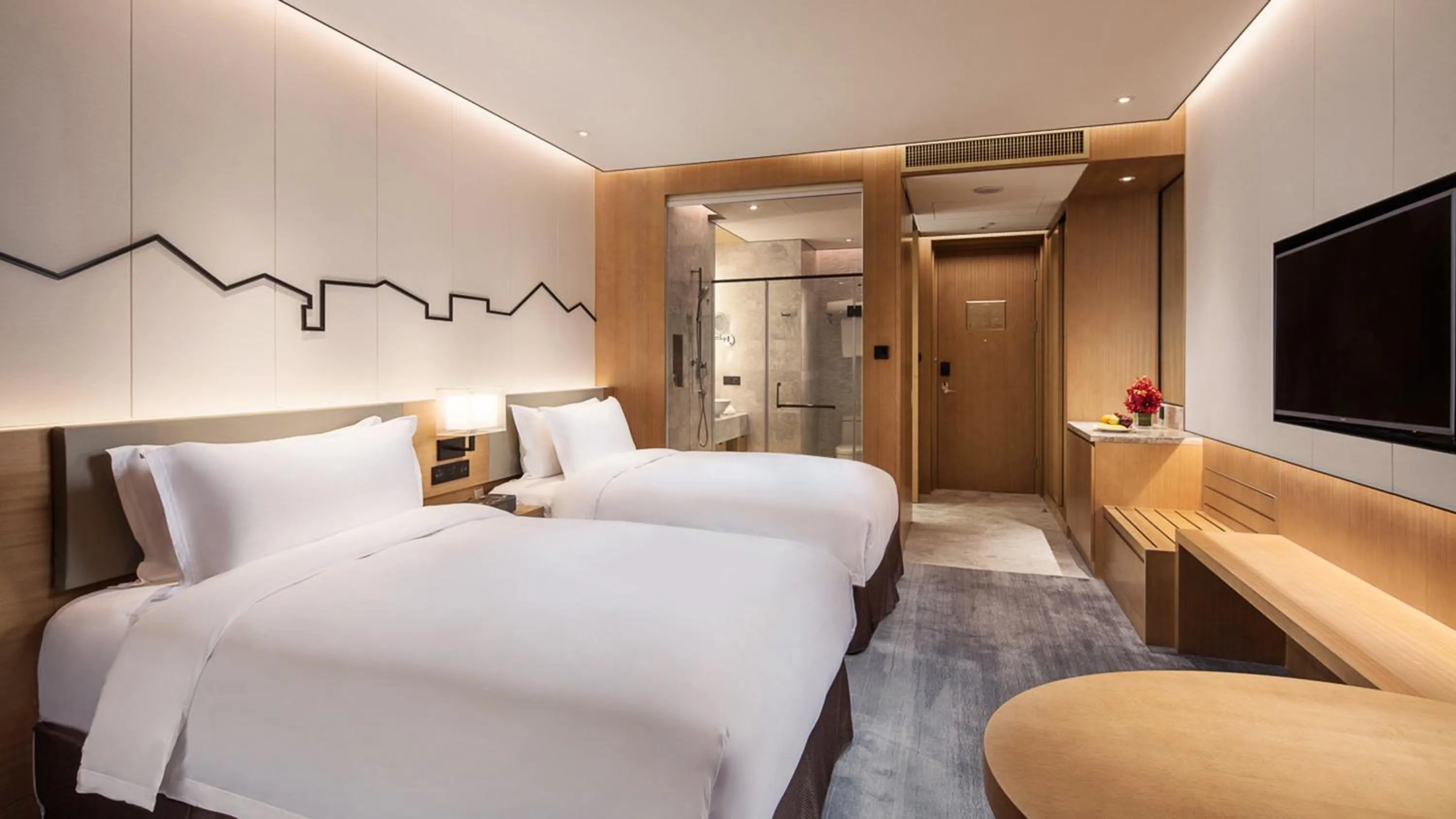 Photo of the whole room, Bed in Holiday Inn Nanjing Qinhuai South by IHG