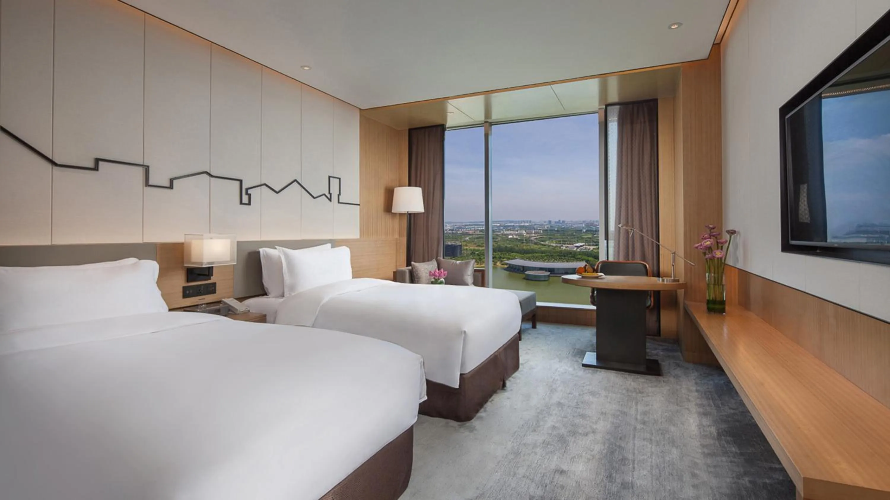 Photo of the whole room, Bed in Holiday Inn Nanjing Qinhuai South by IHG