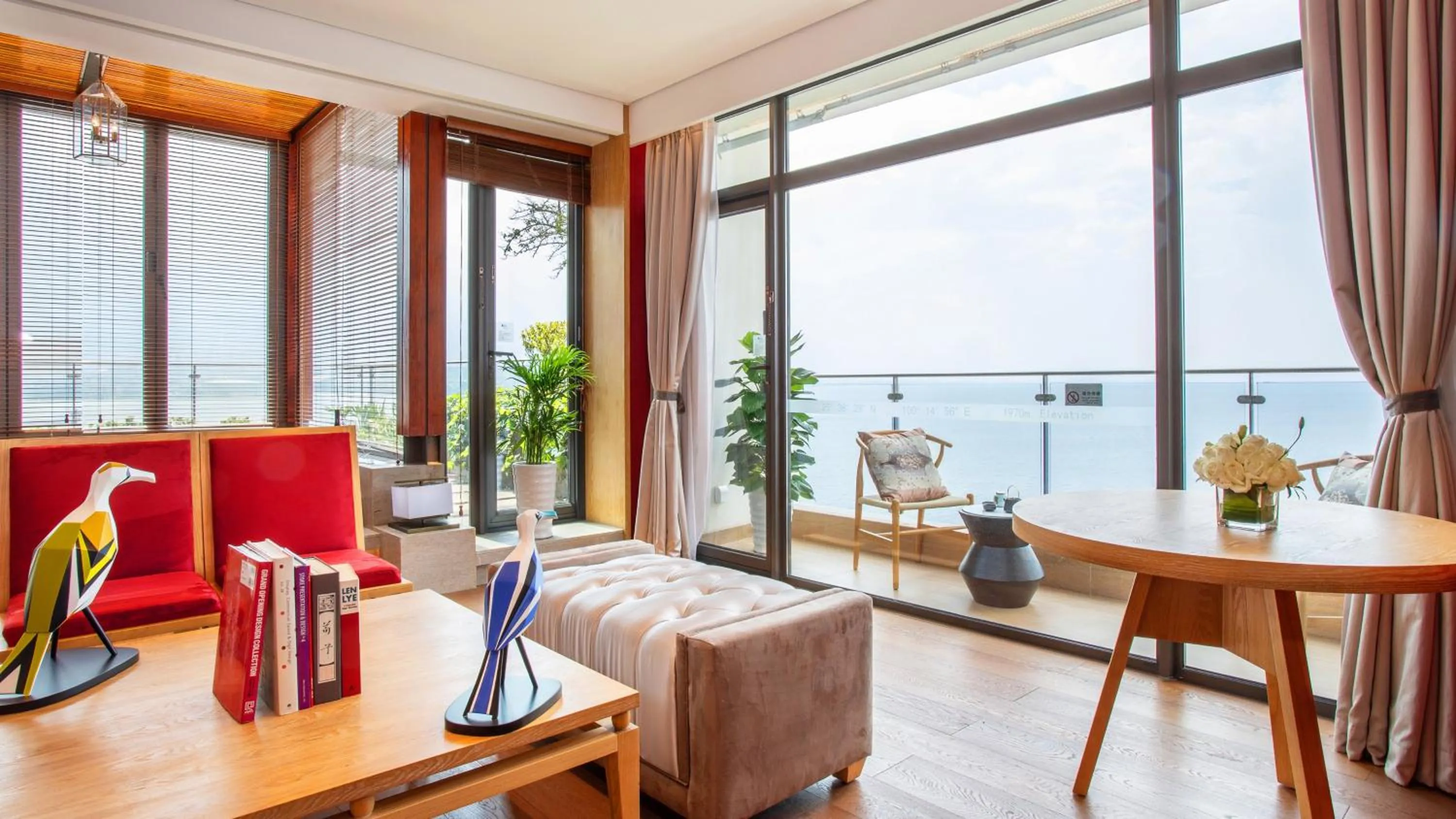 Photo of the whole room in Hotel Indigo Dali Erhai by IHG