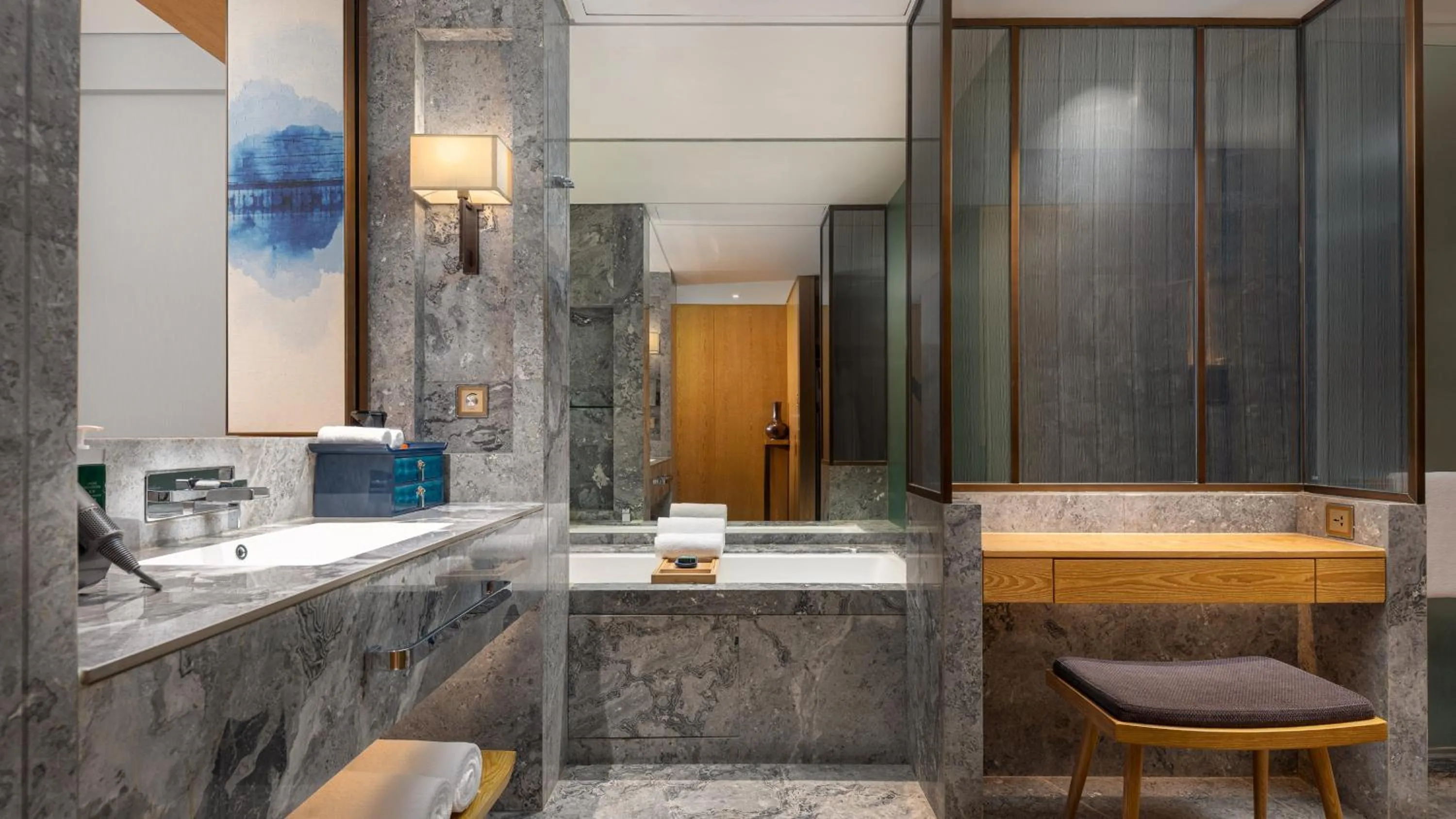 Photo of the whole room in Hotel Indigo Dali Erhai by IHG