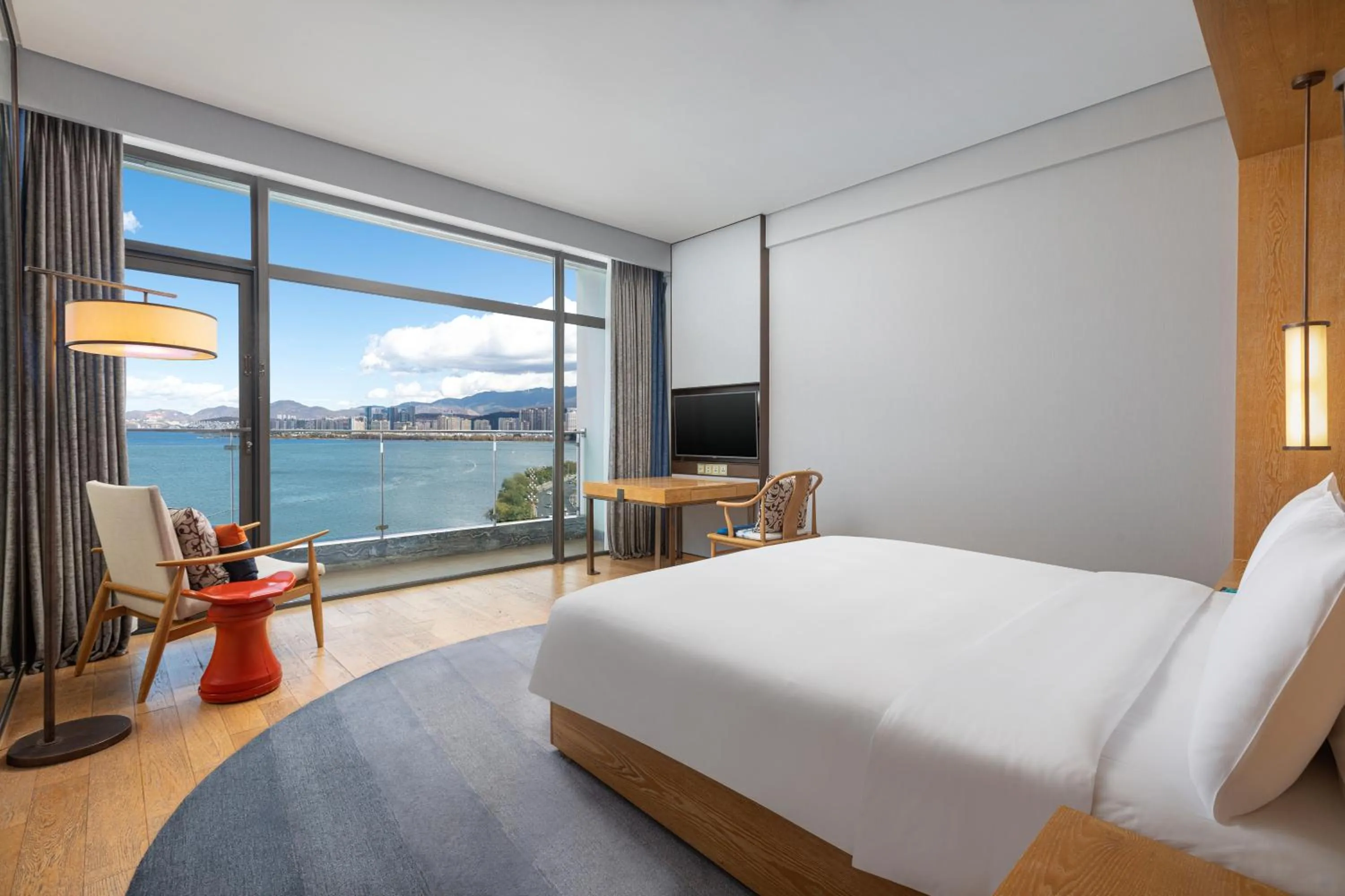 Bedroom, Bed in Hotel Indigo Dali Erhai by IHG