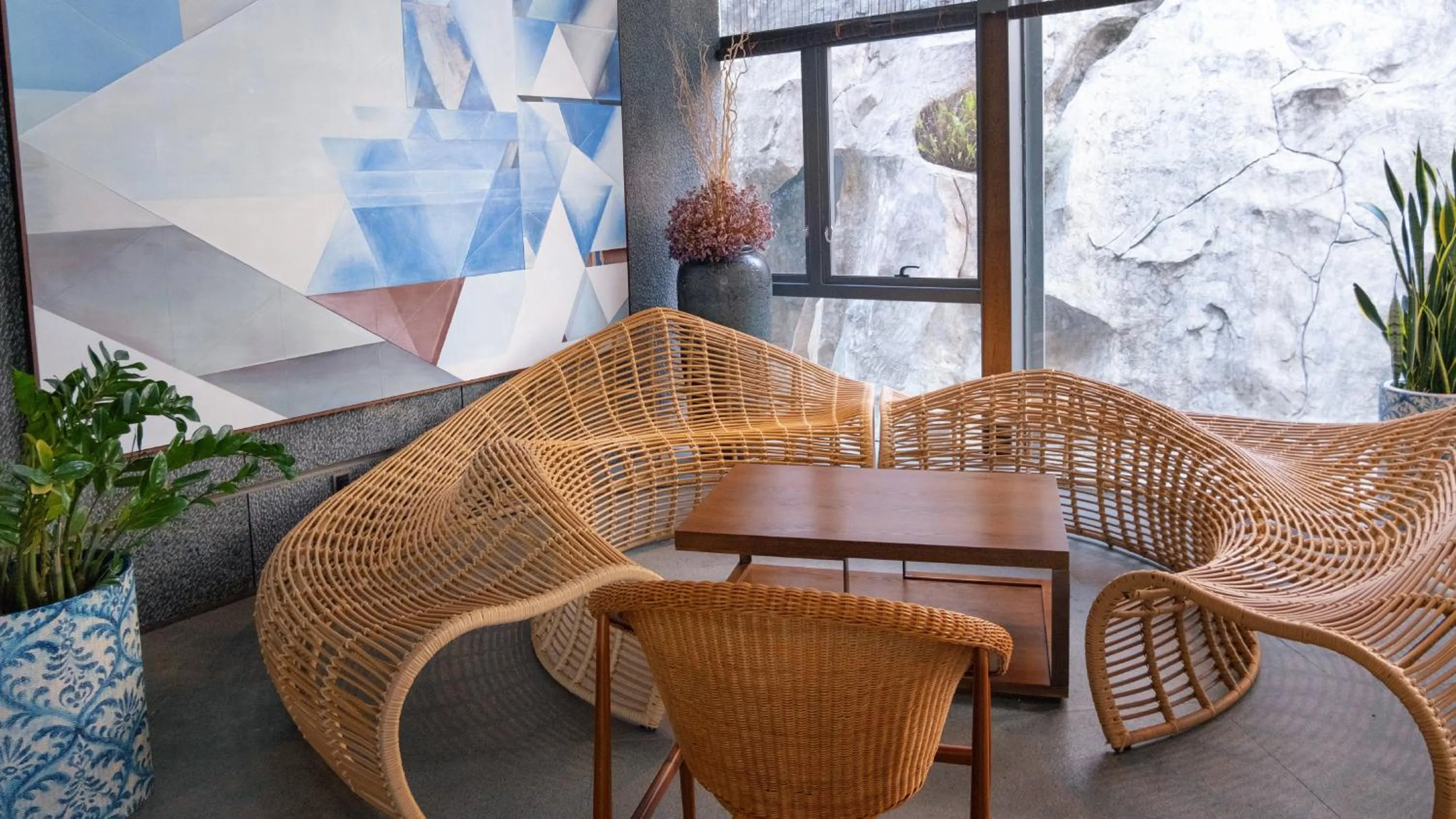 Area and facilities in Hotel Indigo Dali Erhai by IHG