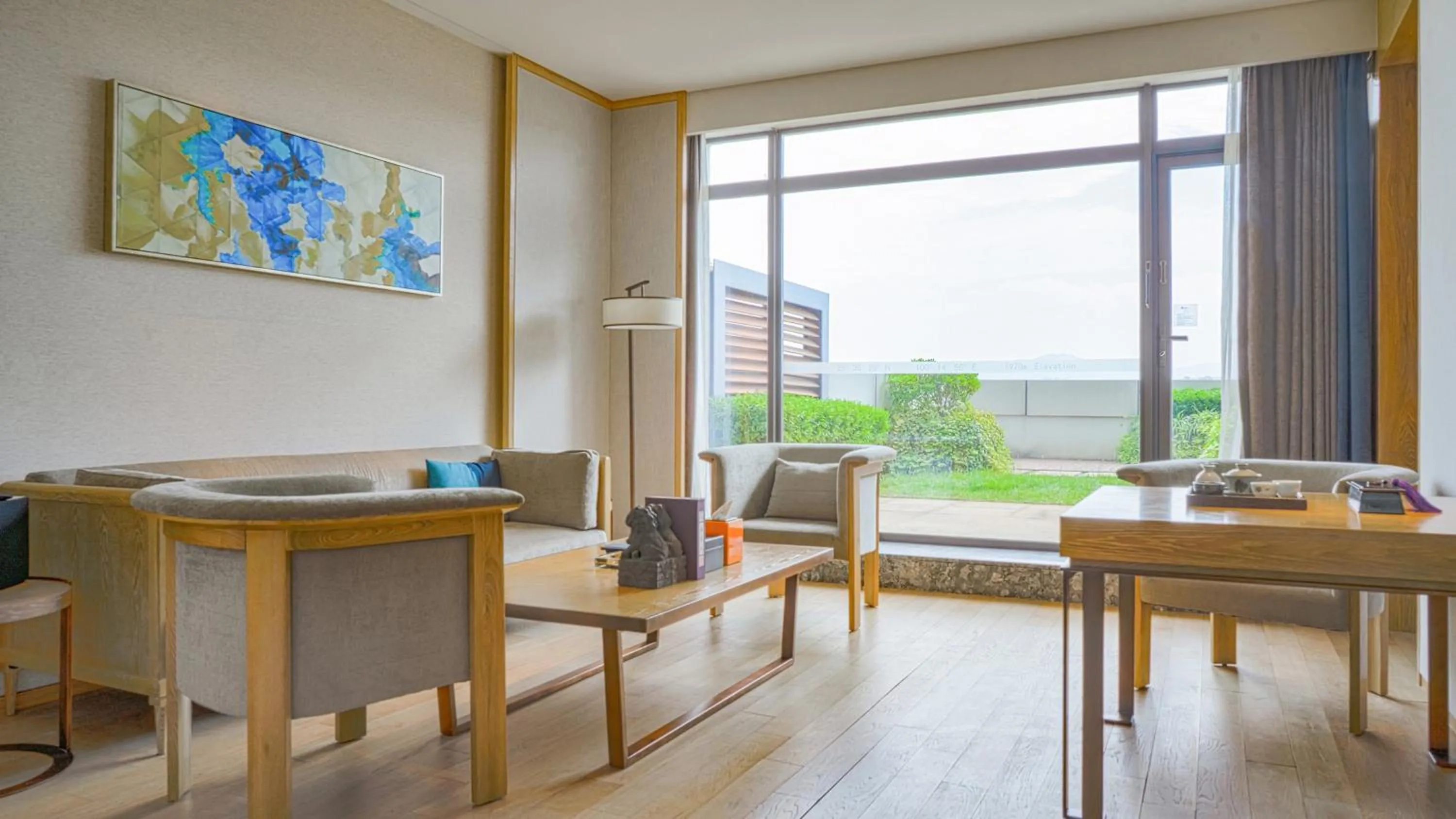 Photo of the whole room in Hotel Indigo Dali Erhai by IHG