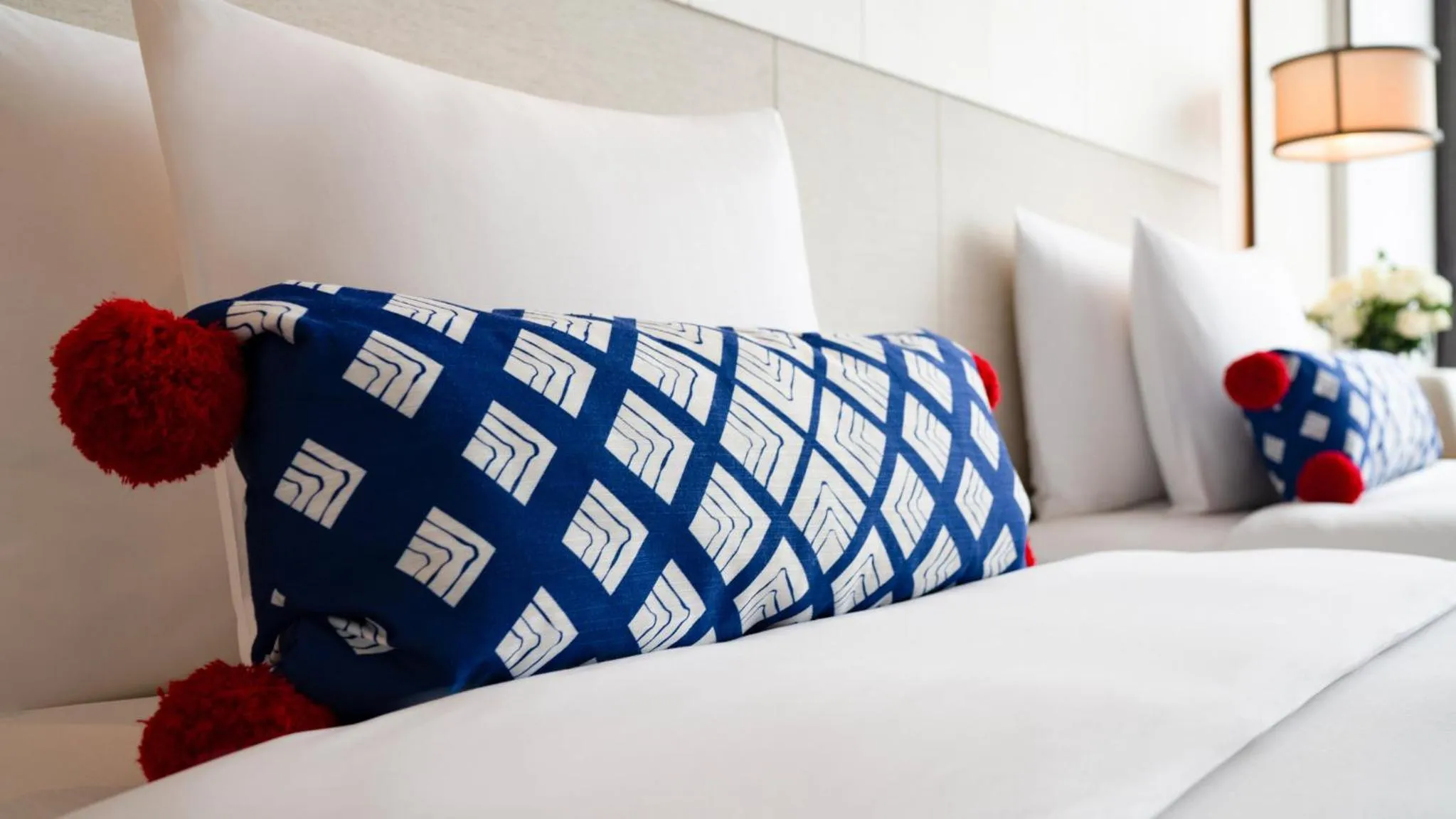 Photo of the whole room, Bed in Hotel Indigo Dali Erhai by IHG