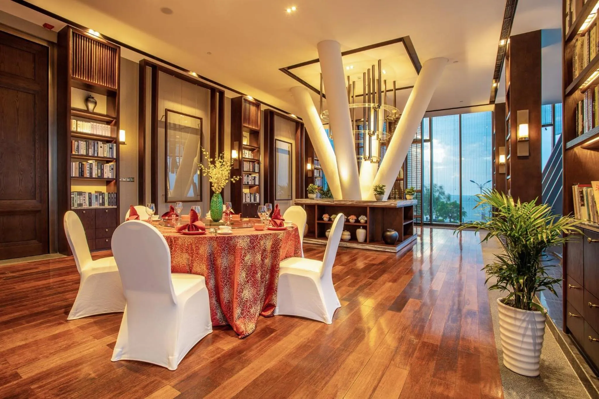 Restaurant/places to eat in Hotel Indigo Dali Erhai by IHG