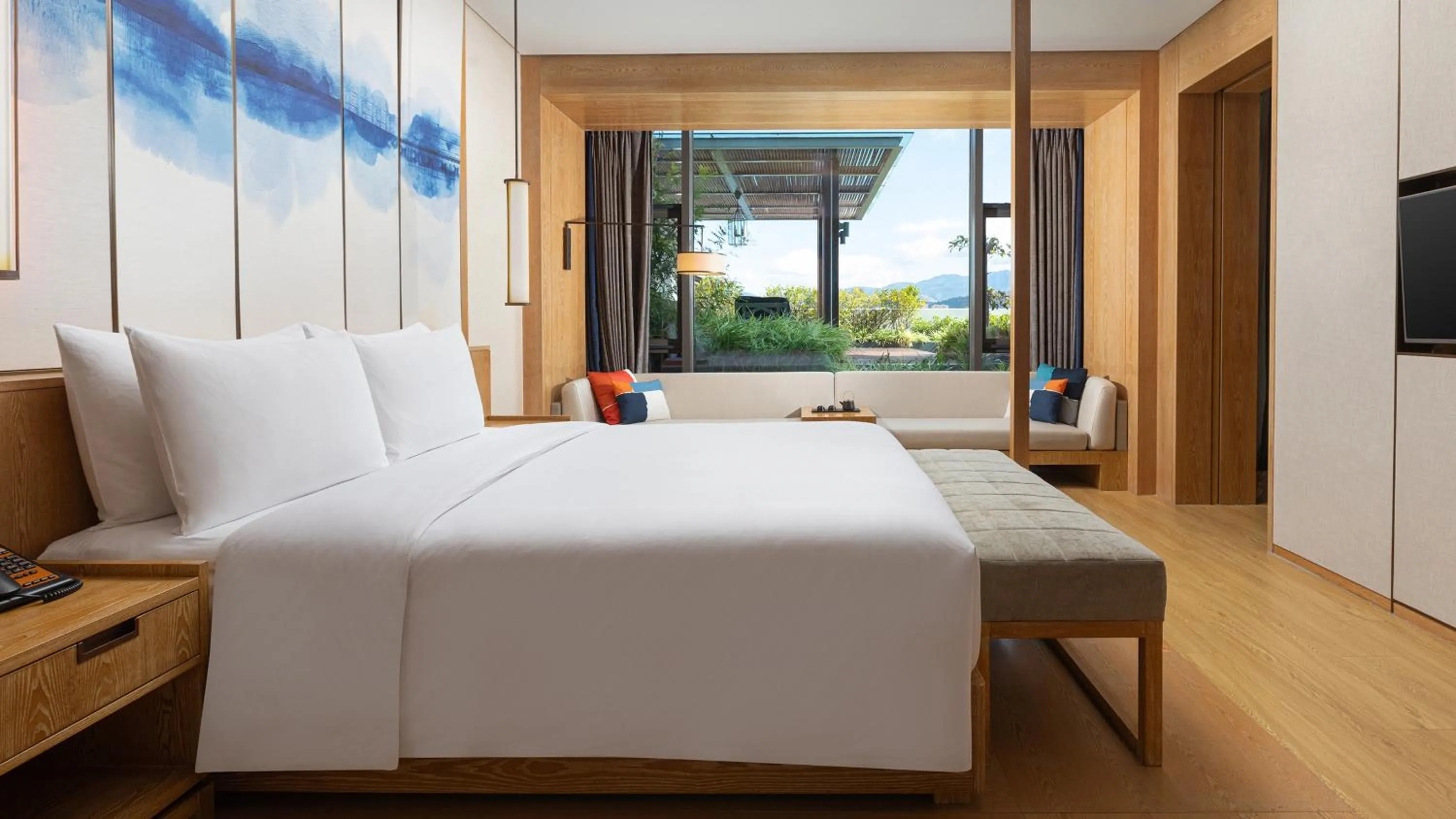 Photo of the whole room, Bed in Hotel Indigo Dali Erhai by IHG