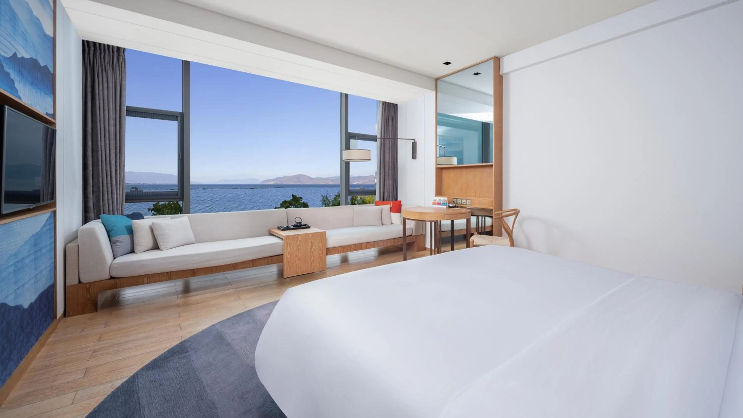 Upgraded Standard Room in Hotel Indigo Dali Erhai by IHG