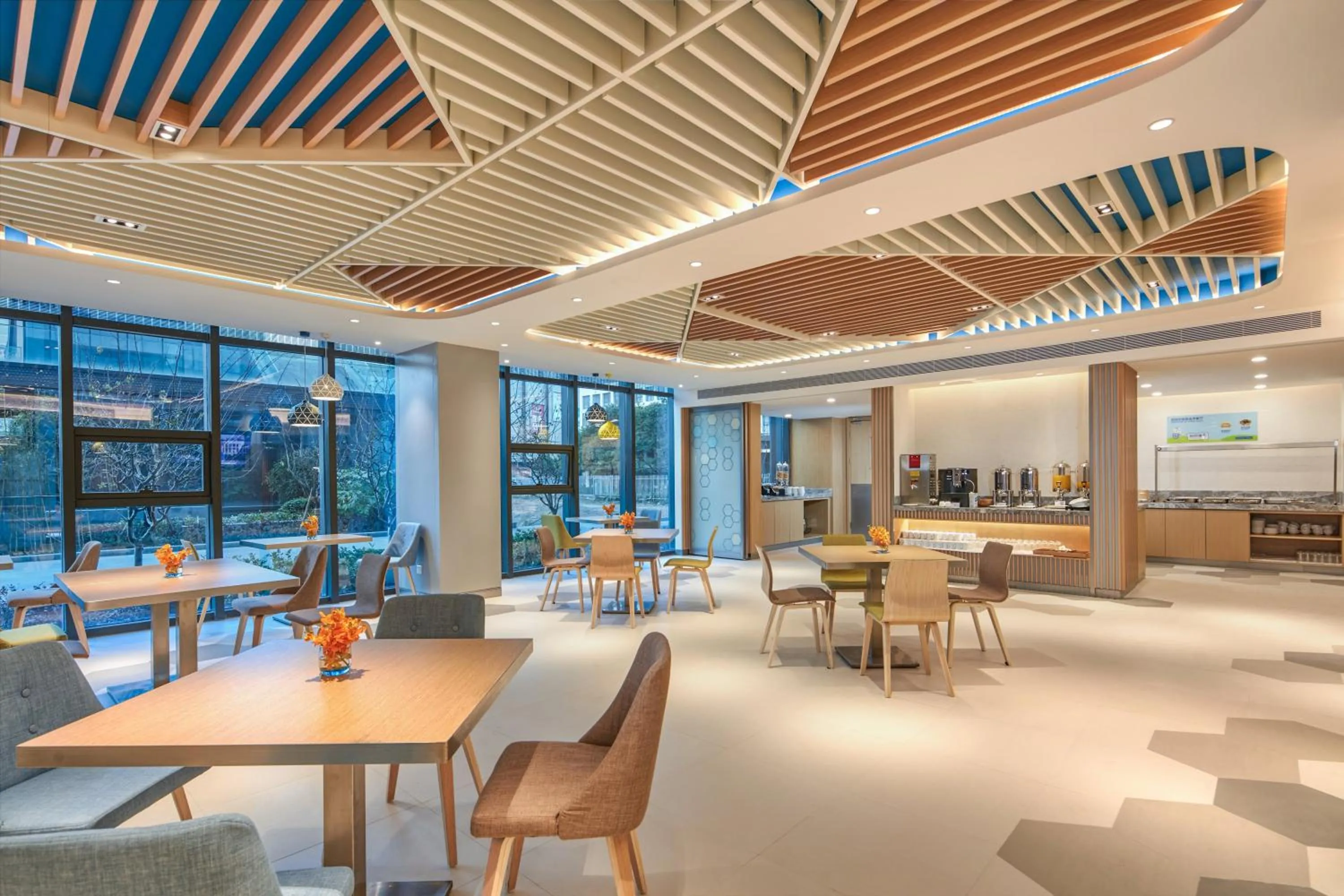 Breakfast in Holiday Inn Express Nantong Textile City by IHG