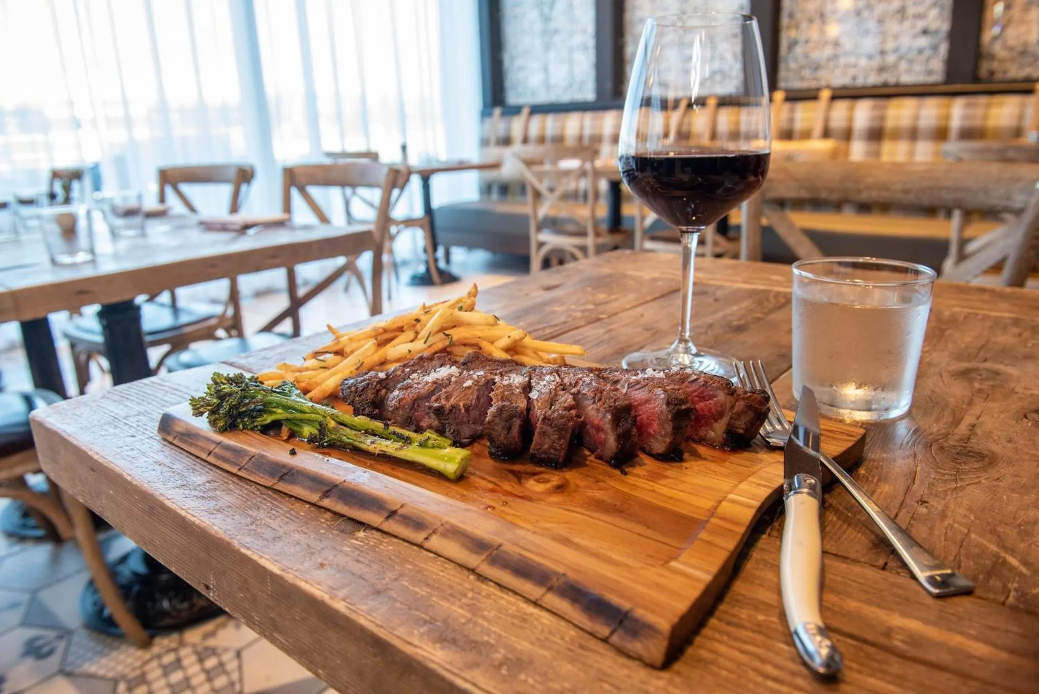 Restaurant/places to eat in InterContinental Minneapolis - St. Paul Airport by IHG