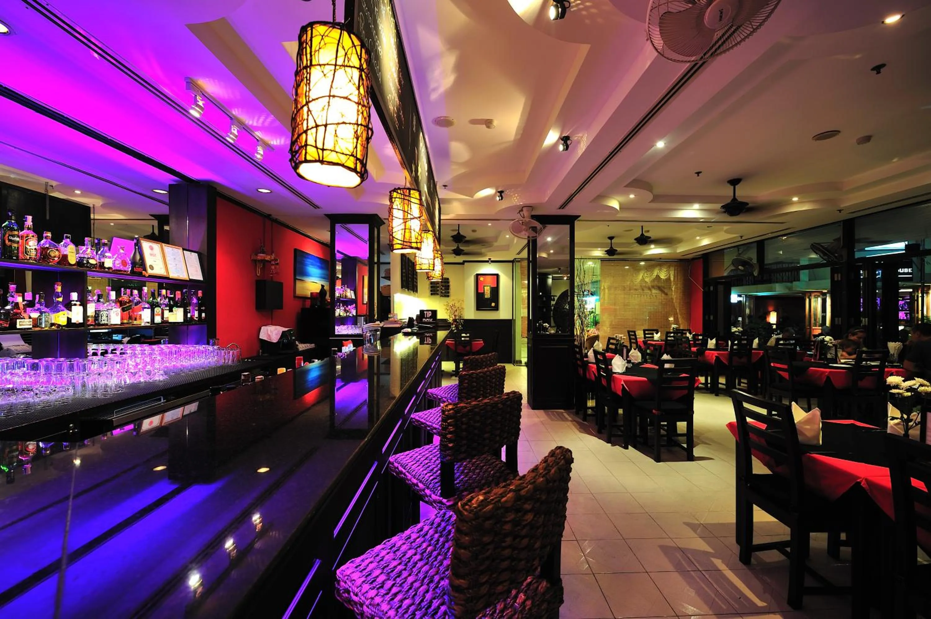 Restaurant/places to eat in Thipurai City Hotel