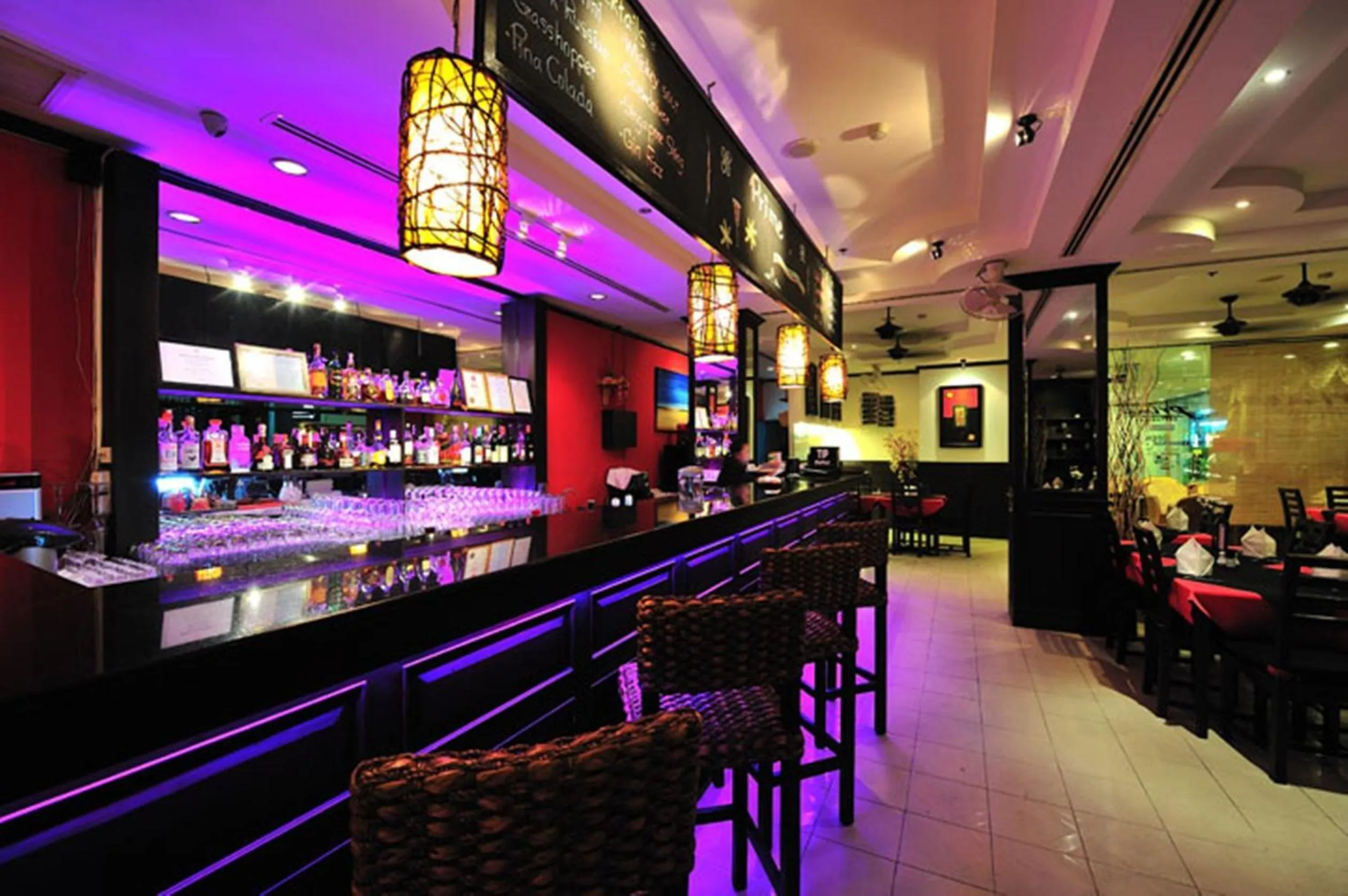 Restaurant/places to eat in Thipurai City Hotel