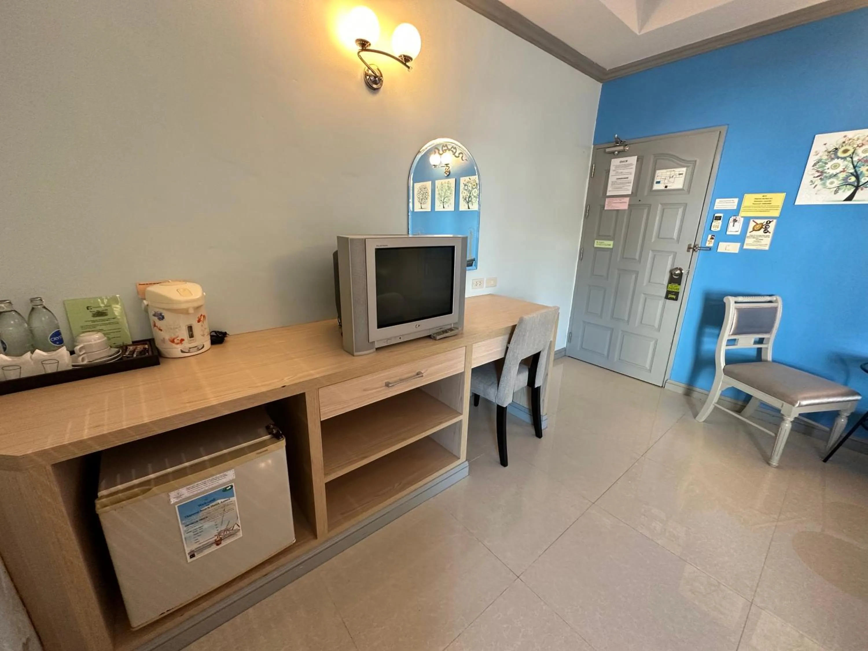 TV and multimedia in Thipurai City Hotel