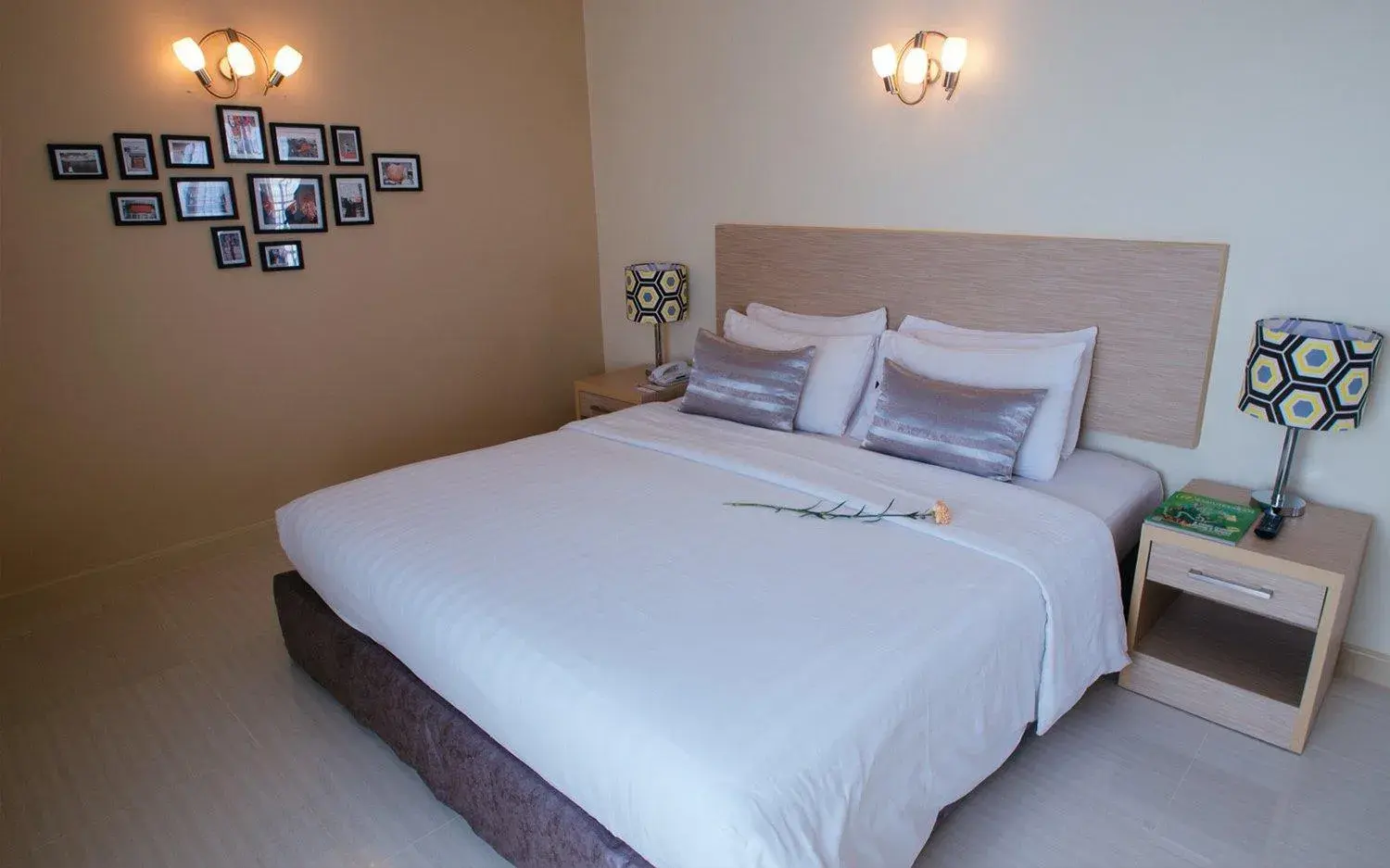 Premier City View with Bathtub in Thipurai City Hotel Premier City View with Bathtub in Thipurai City Hotel