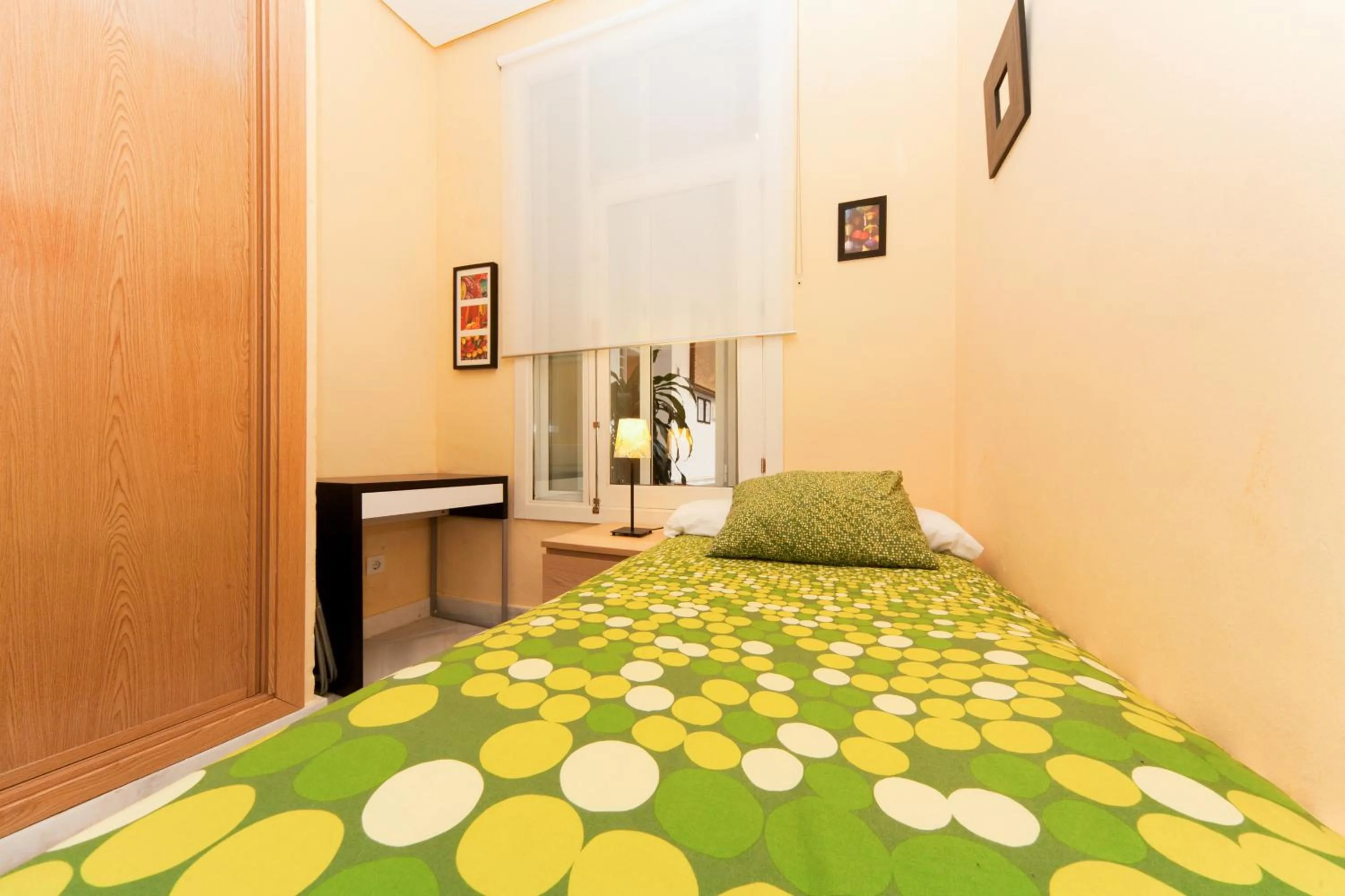 Bedroom, Bed in La Casa del Conde de Gelves Apartments