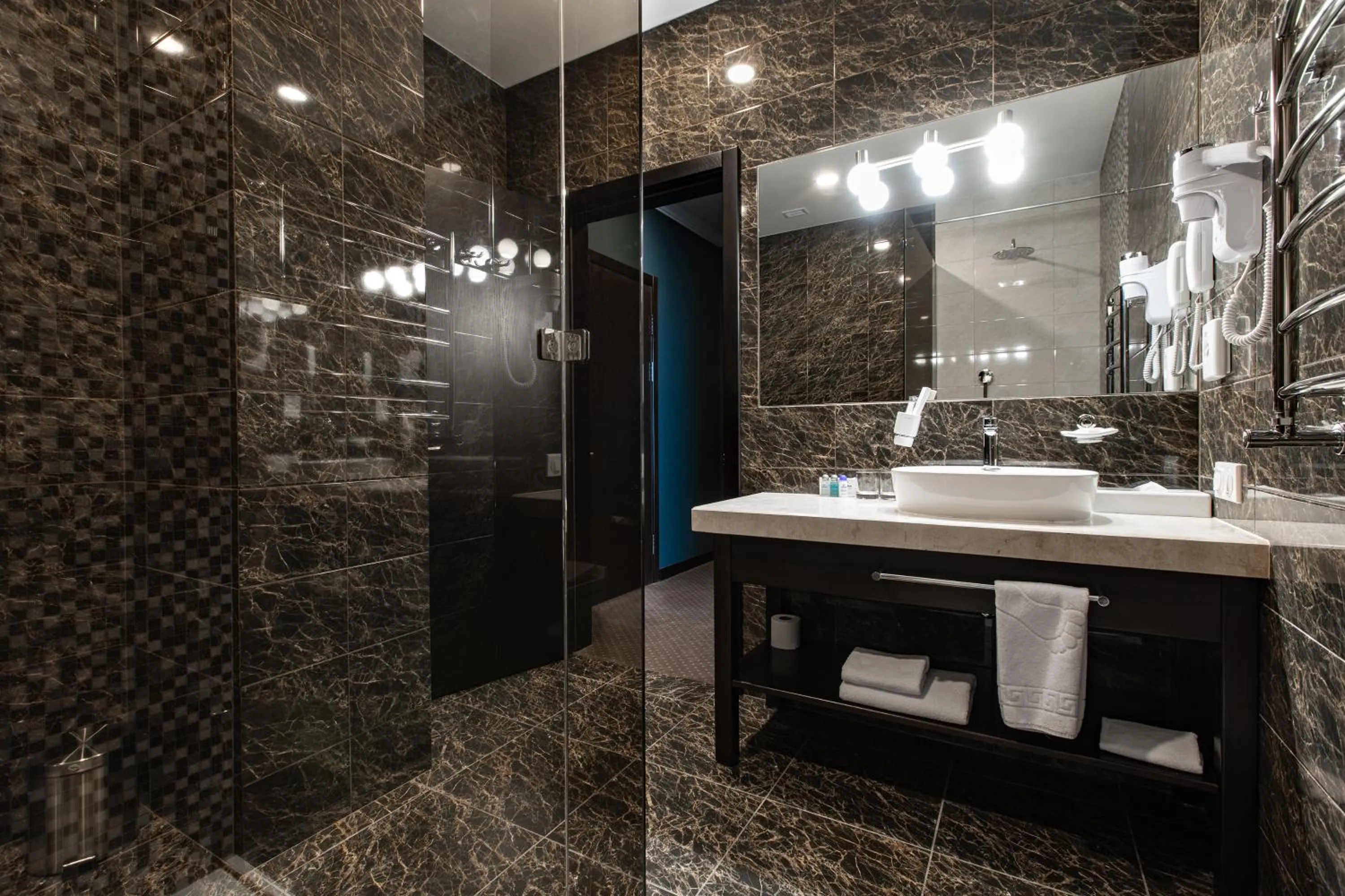 Bathroom in Tsunami Spa Hotel