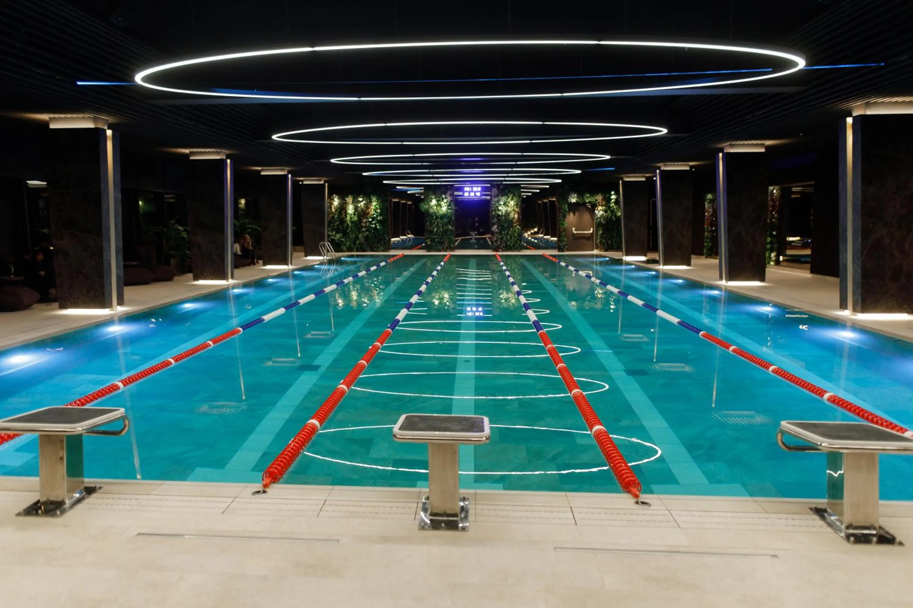 Swimming pool in Tsunami Spa Hotel