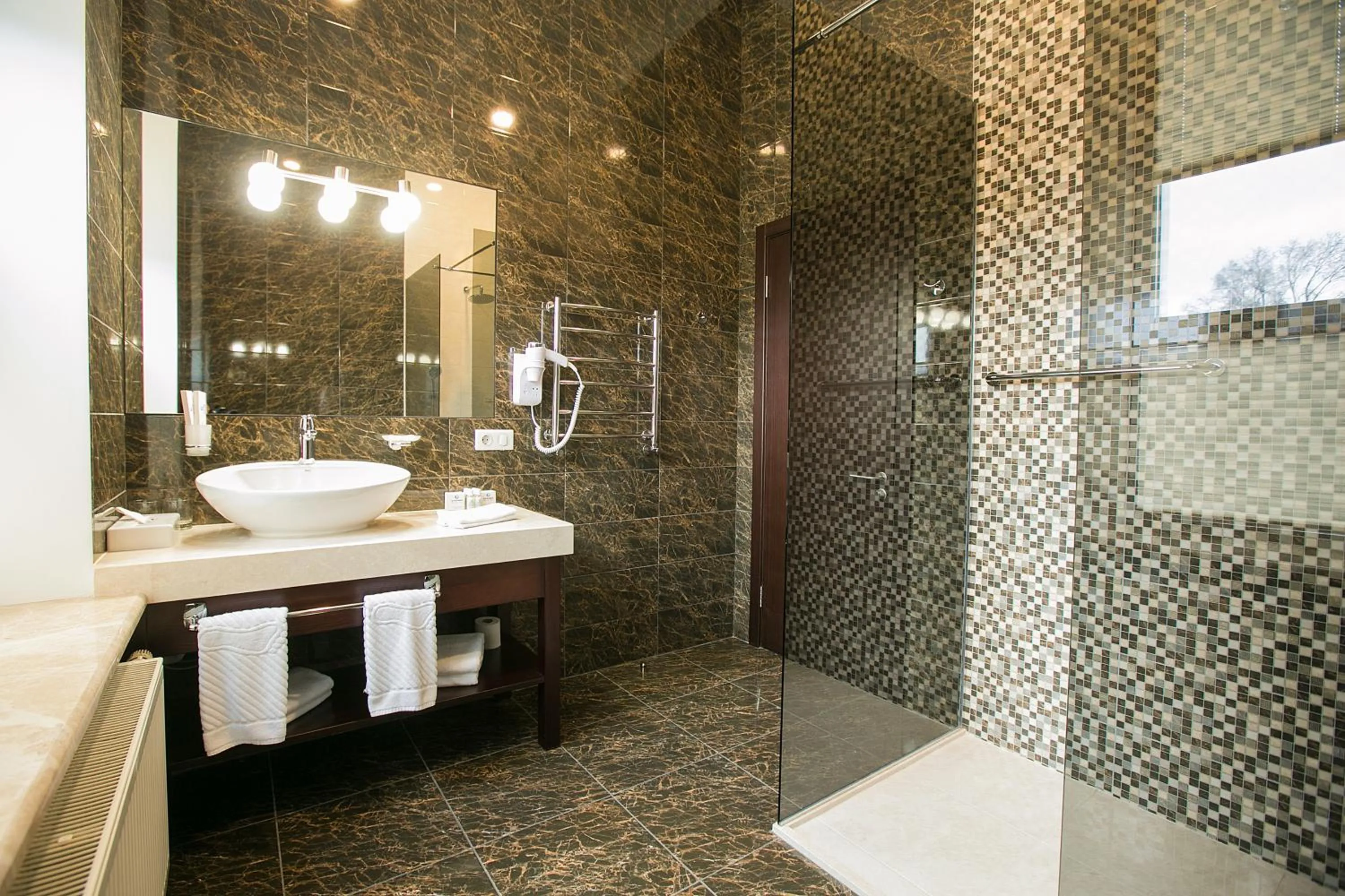 Shower in Tsunami Spa Hotel