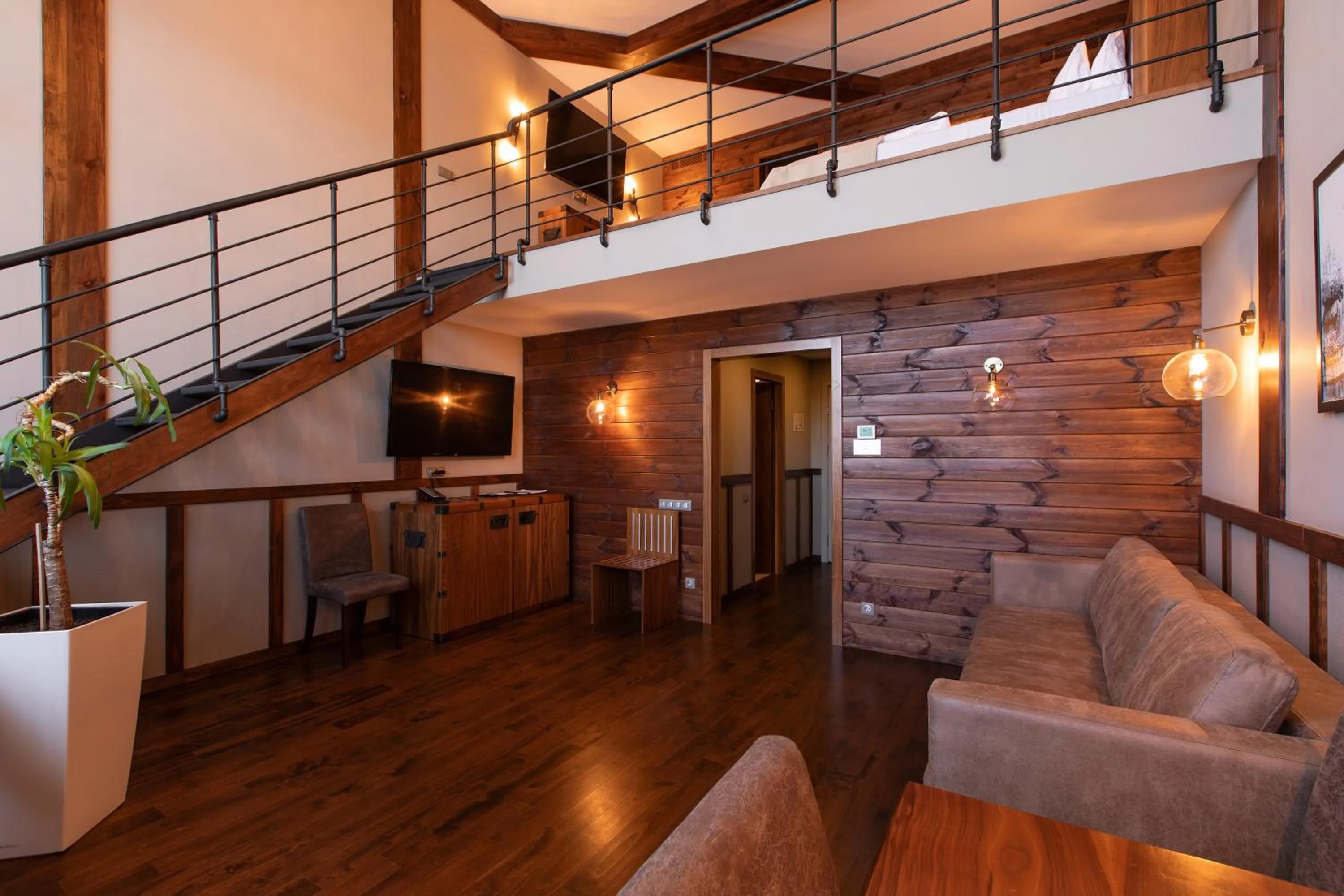 Communal lounge/ TV room in Tsunami Spa Hotel