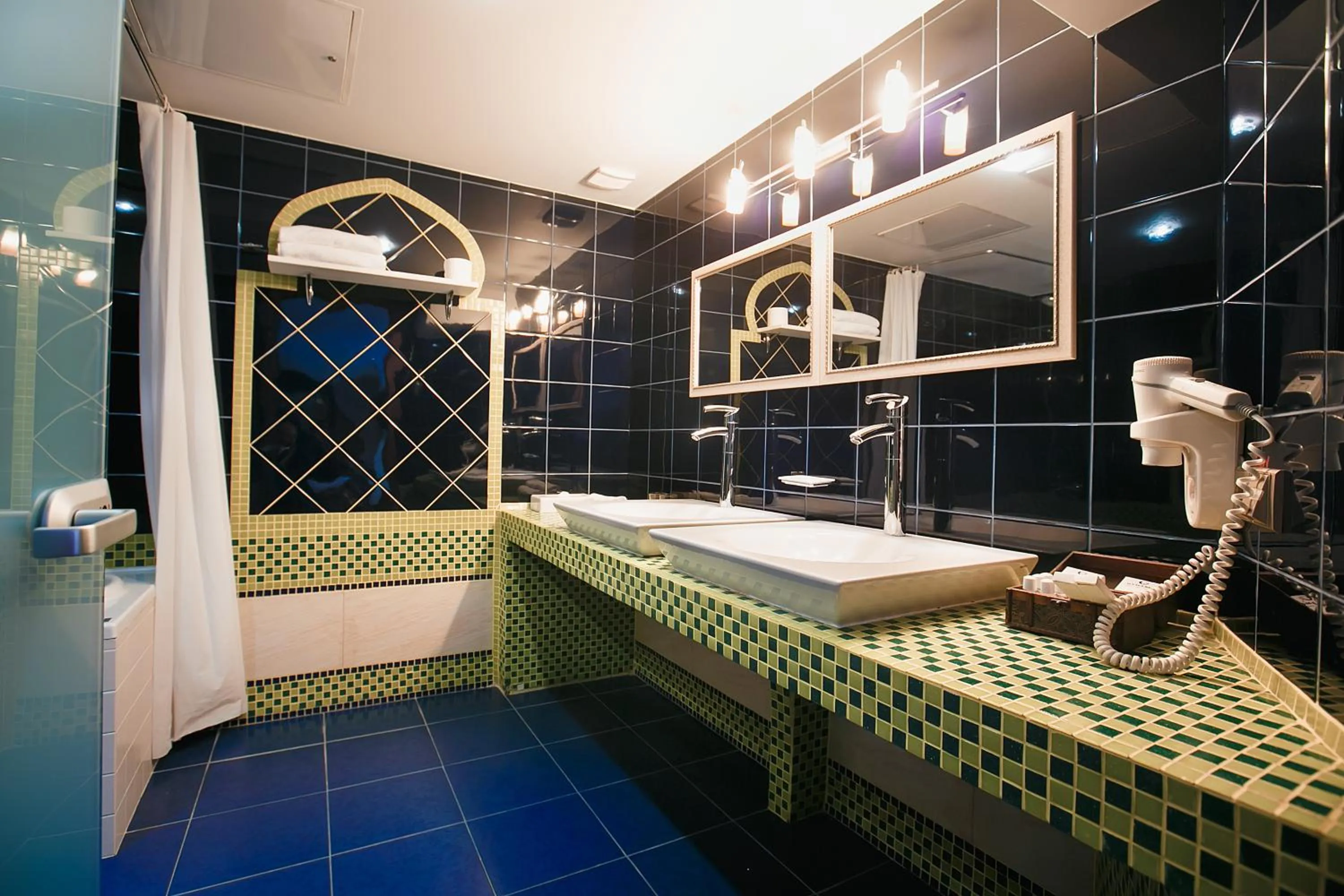 Bathroom in Tsunami Spa Hotel