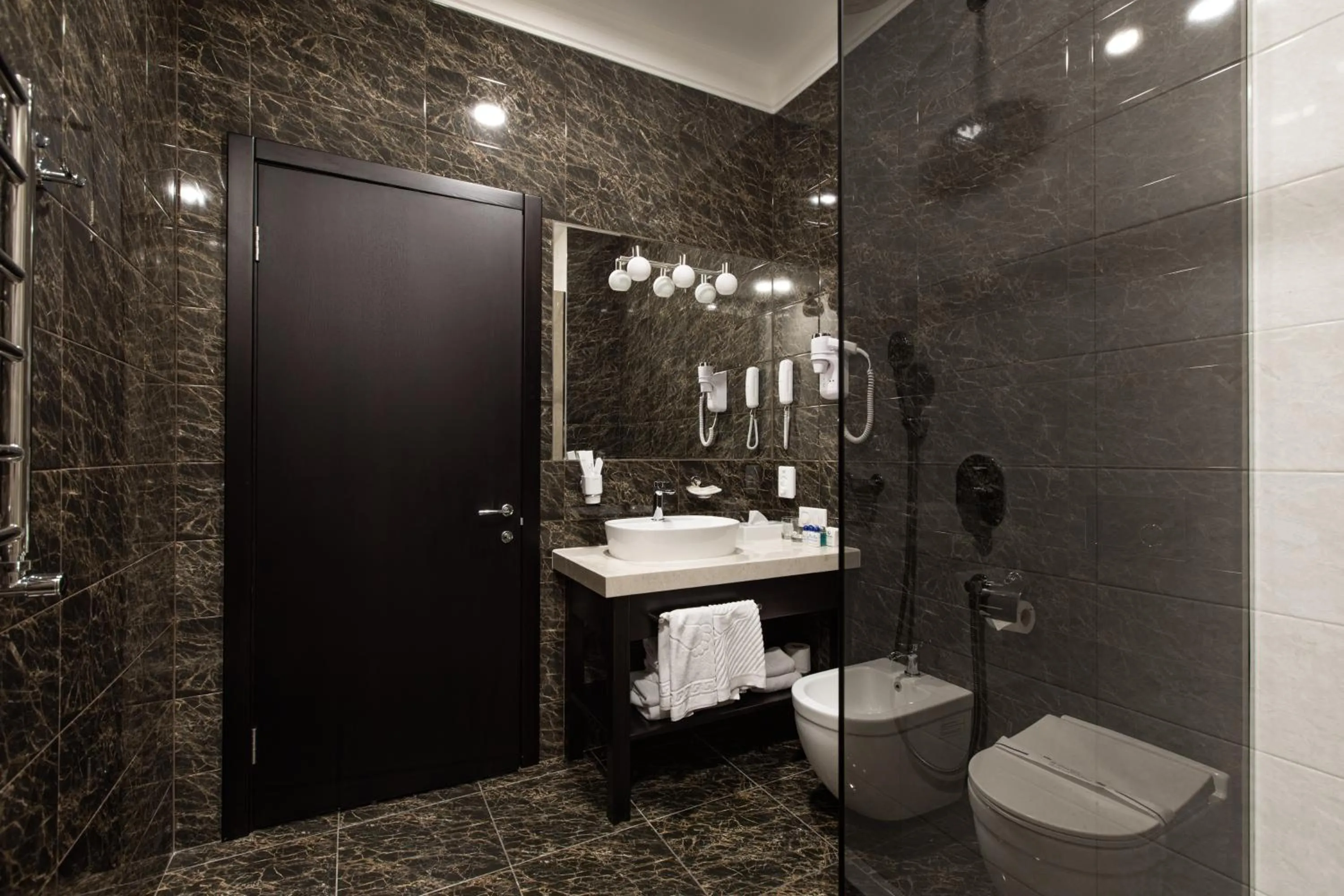 Bathroom in Tsunami Spa Hotel