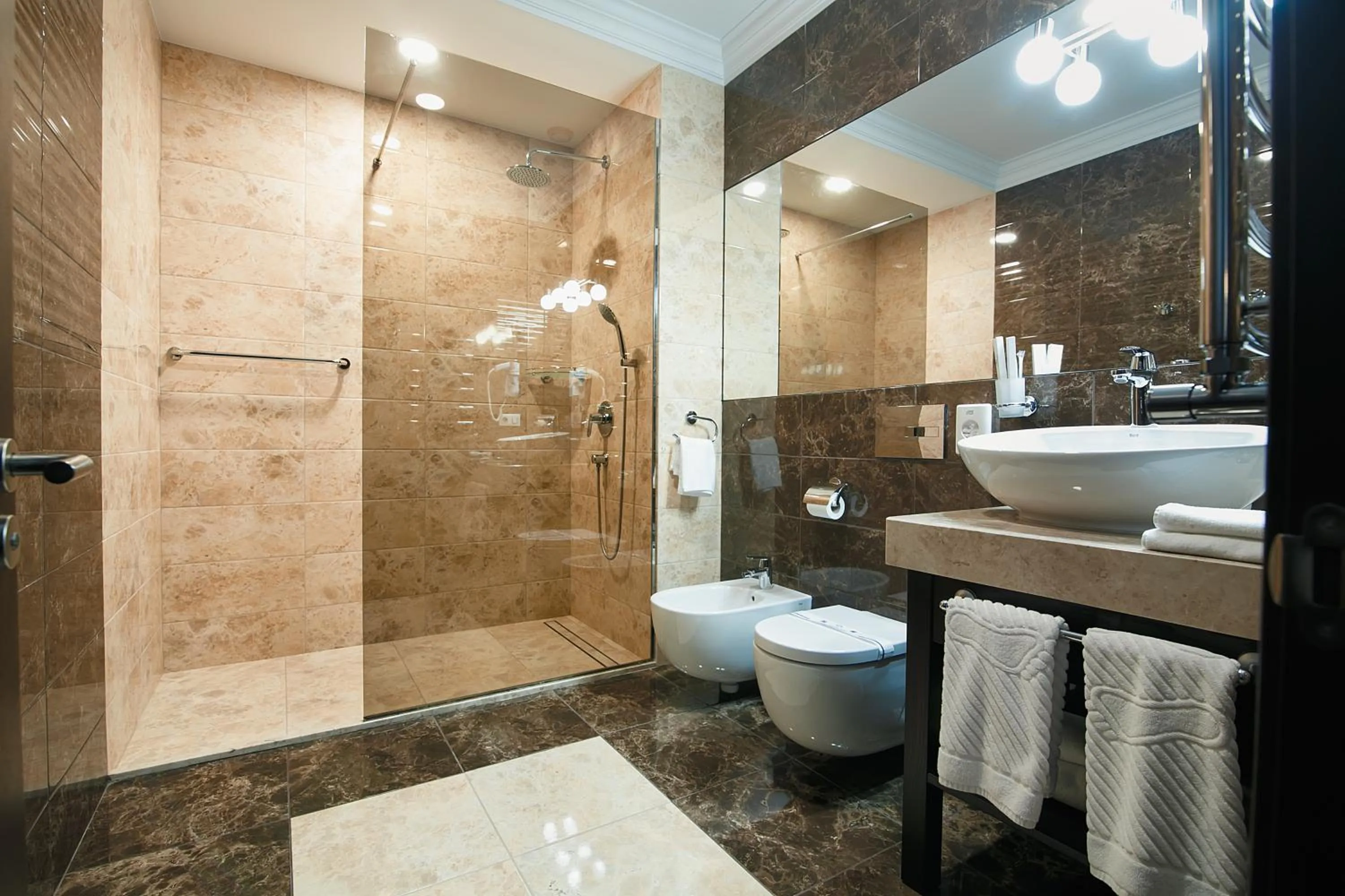 Shower in Tsunami Spa Hotel