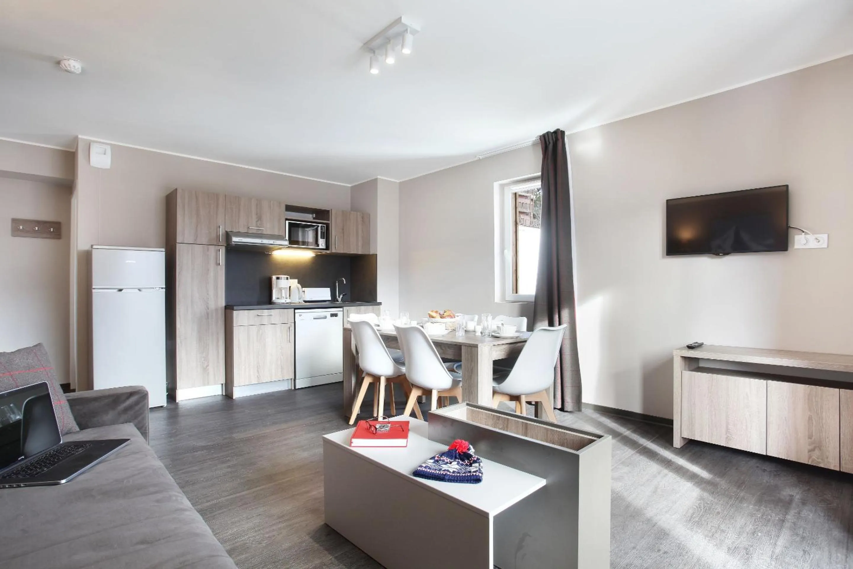 Kitchen or kitchenette in Résidence Odalys Le Village de Praroustan