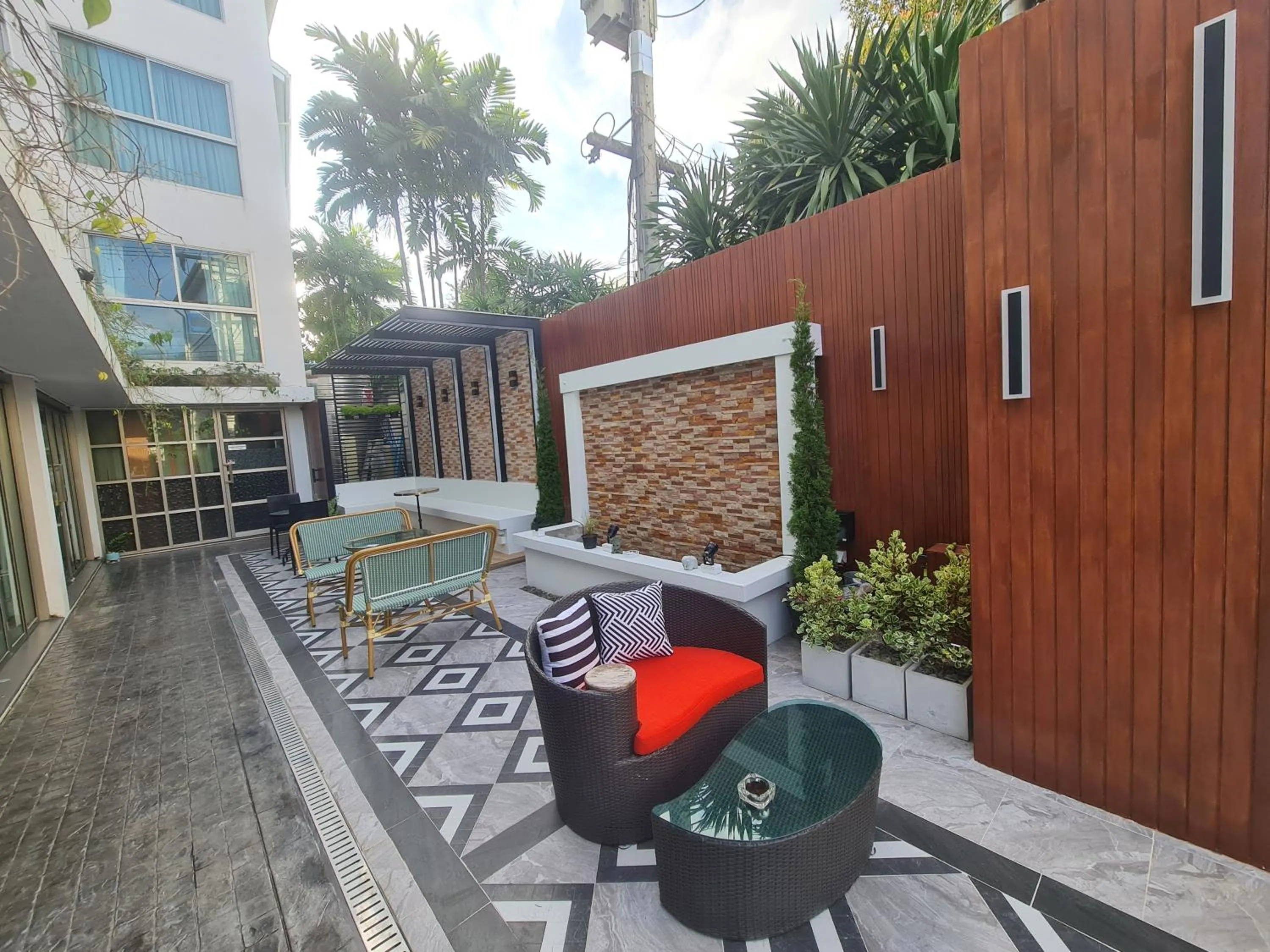 Day in 9 SUITE Luxury Boutique Hotel